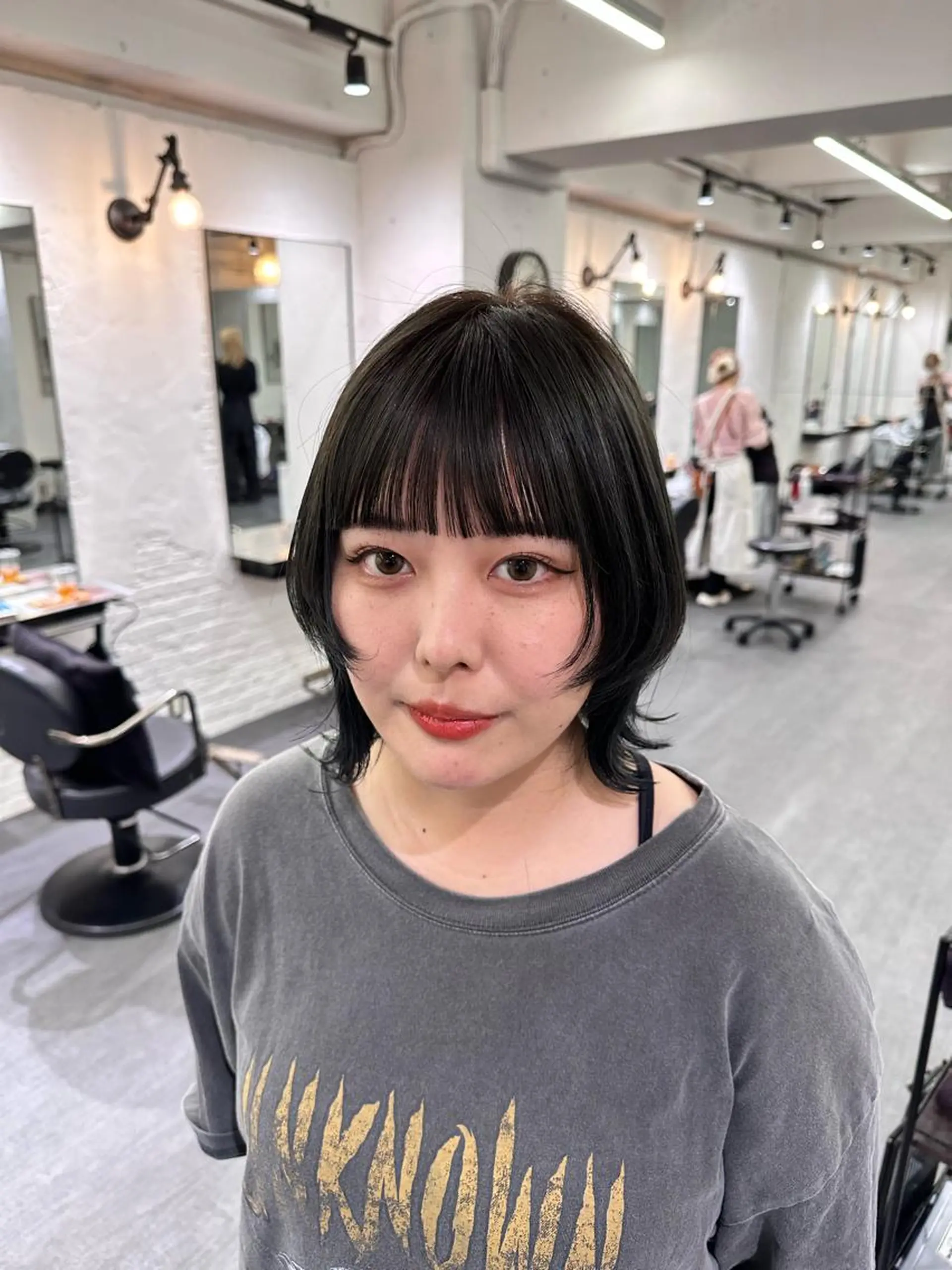 ミディアム カット ヘアカラー トリートメント 梅田ハイトーン チダ ヒナノのヘアスタイル