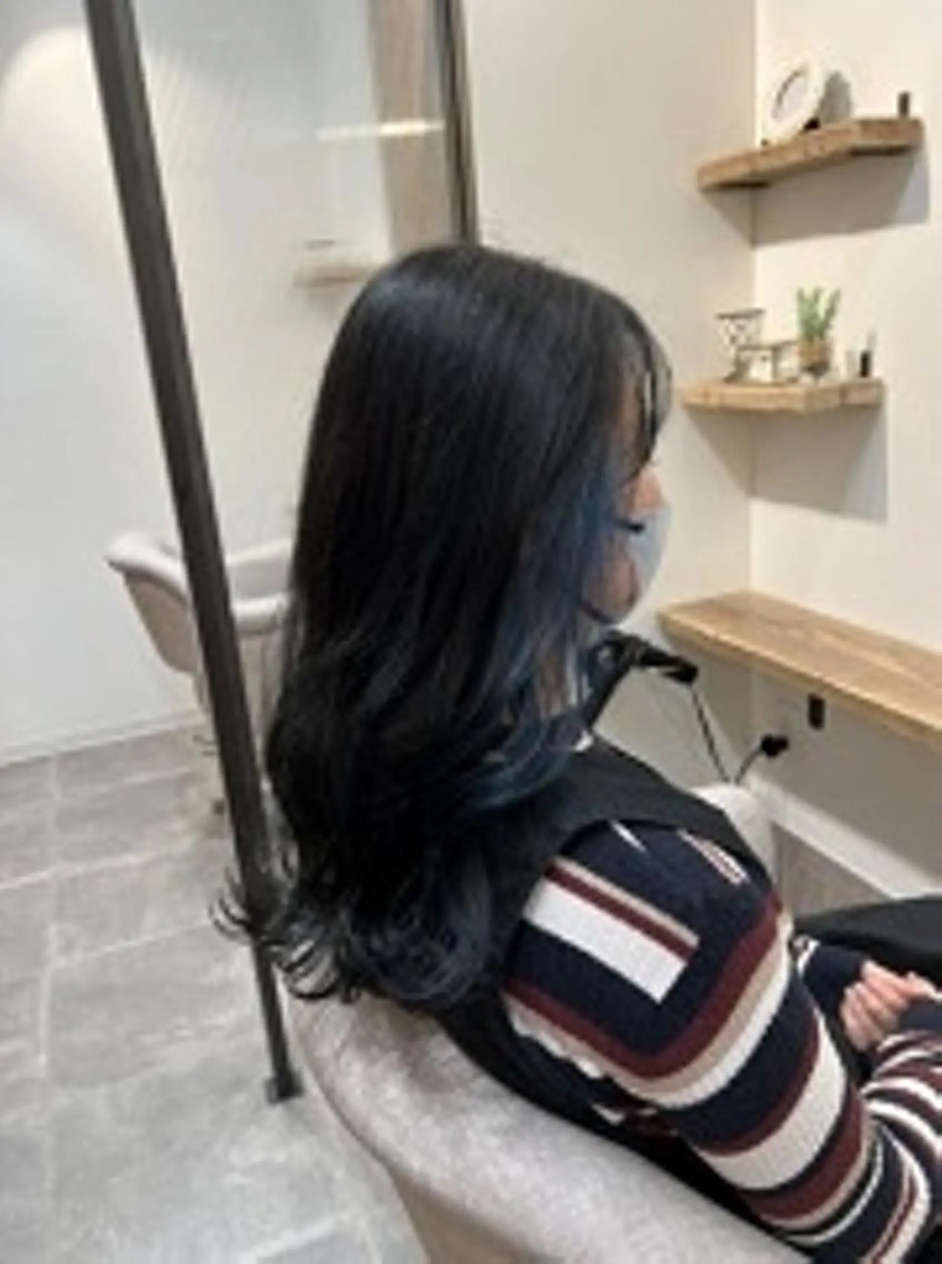 カラー セミロング ブリーチ ブルーカラー インナーカラー カット ヘアカラー トリートメント Seina セイナのヘアスタイル