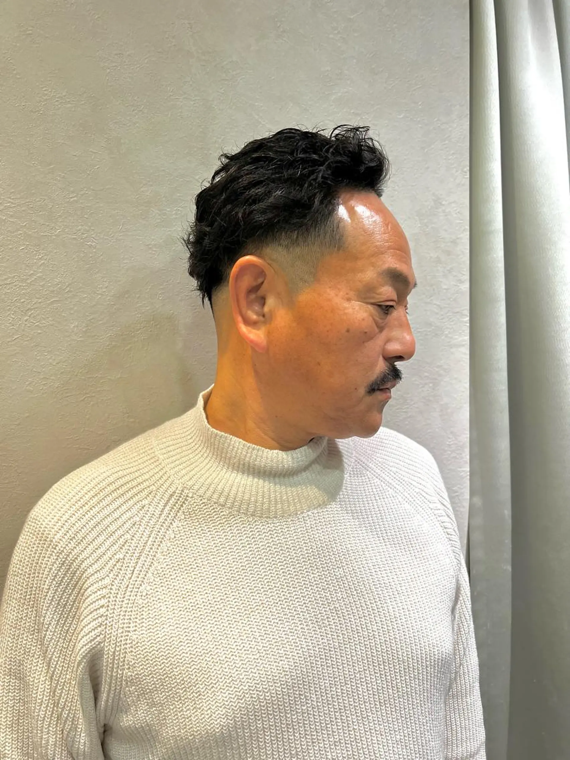 ショート パーマ メンズ フェードカット メンズパーマ メンズショート スキンフェード ショートヘア カット パーマ BARBER SUGIYAMA所属・北千住理容室バーバー 小堀悠作のヘアスタイル
