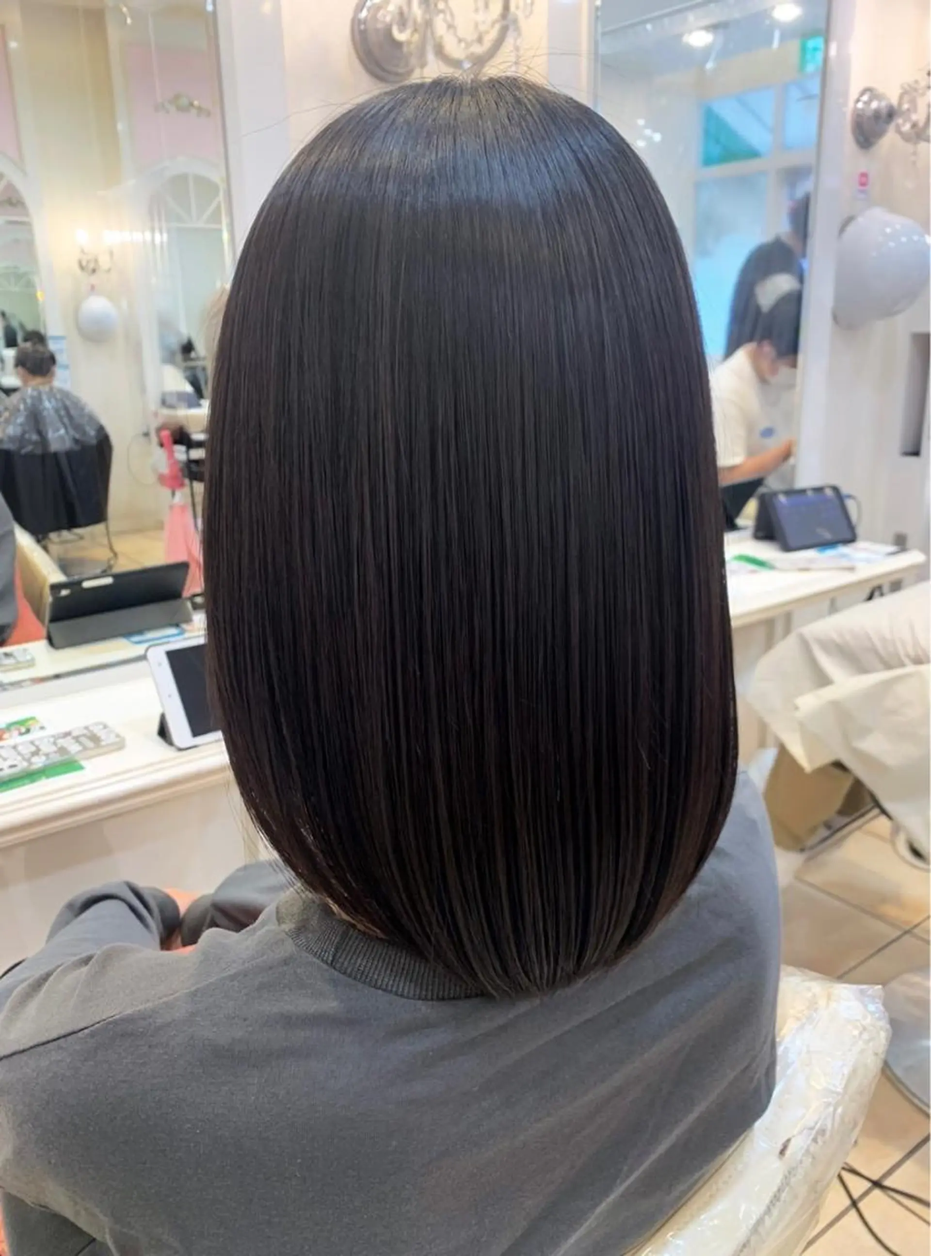 セミロング カット トリートメント 岩本 菖のヘアスタイル