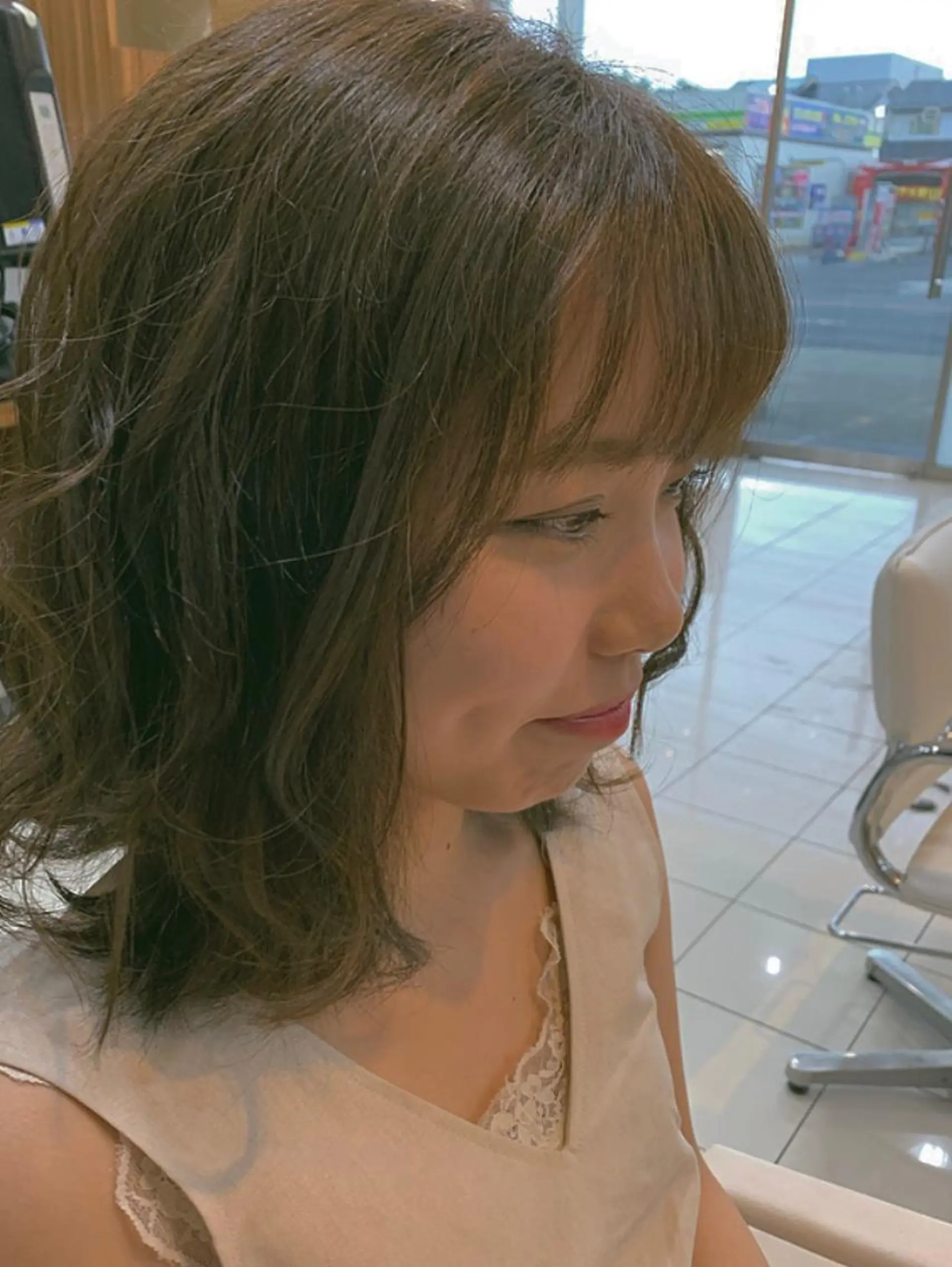 ミディアム カラー ヘアアレンジ ベージュカラー オリーブベージュ 白髪女性専門店竹内 涼乃のヘアスタイル