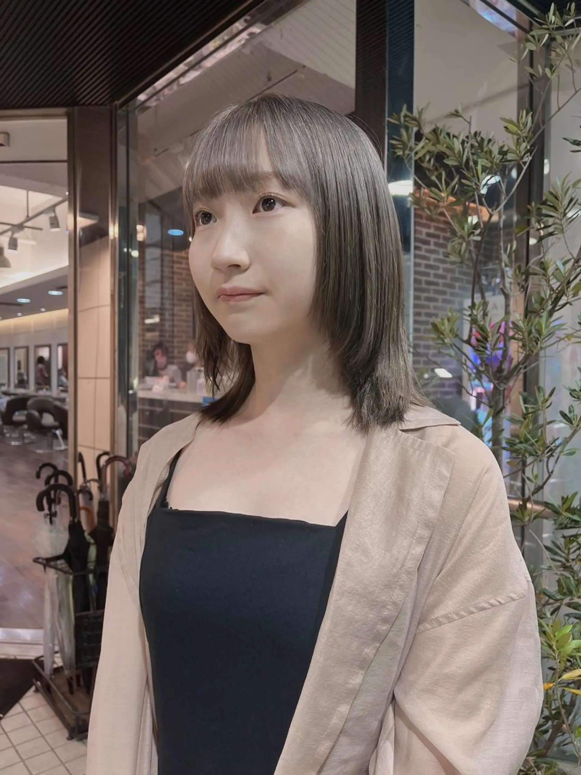 ロング カラー ベージュカラー 黒髪 ブリーチ ブルーカラー ブルーブラック ヘアカラー 酸性ストレート 🤍🎀honokaのヘアスタイル