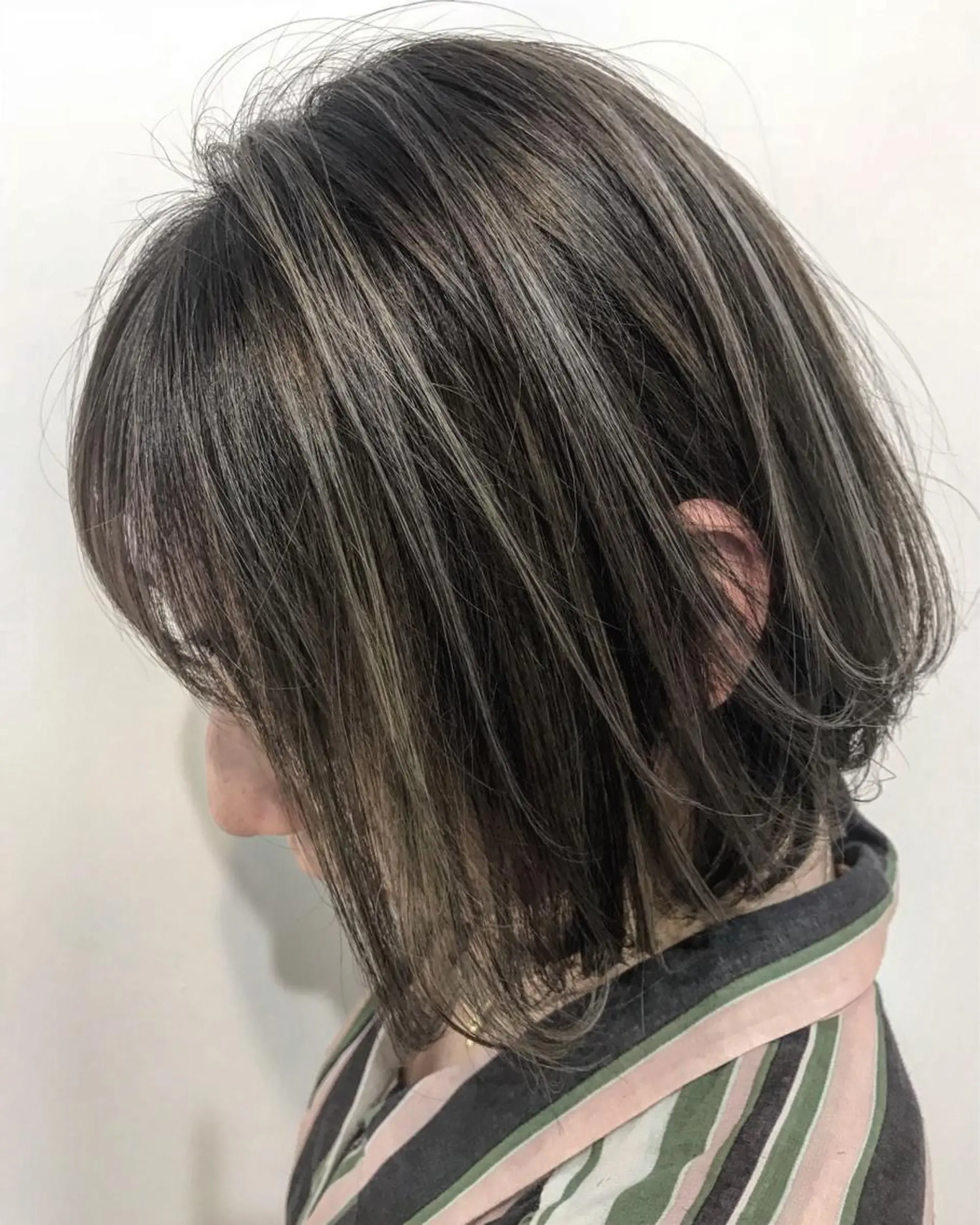 ミディアム カラー ハイライトカラー ハイライト カット ヘアカラー grow恵比寿【グロウ】髪質改善/ハイライト/ブリーチ/レイヤーカット所属・奥野 貴史　代表　レイヤーのヘアスタイル