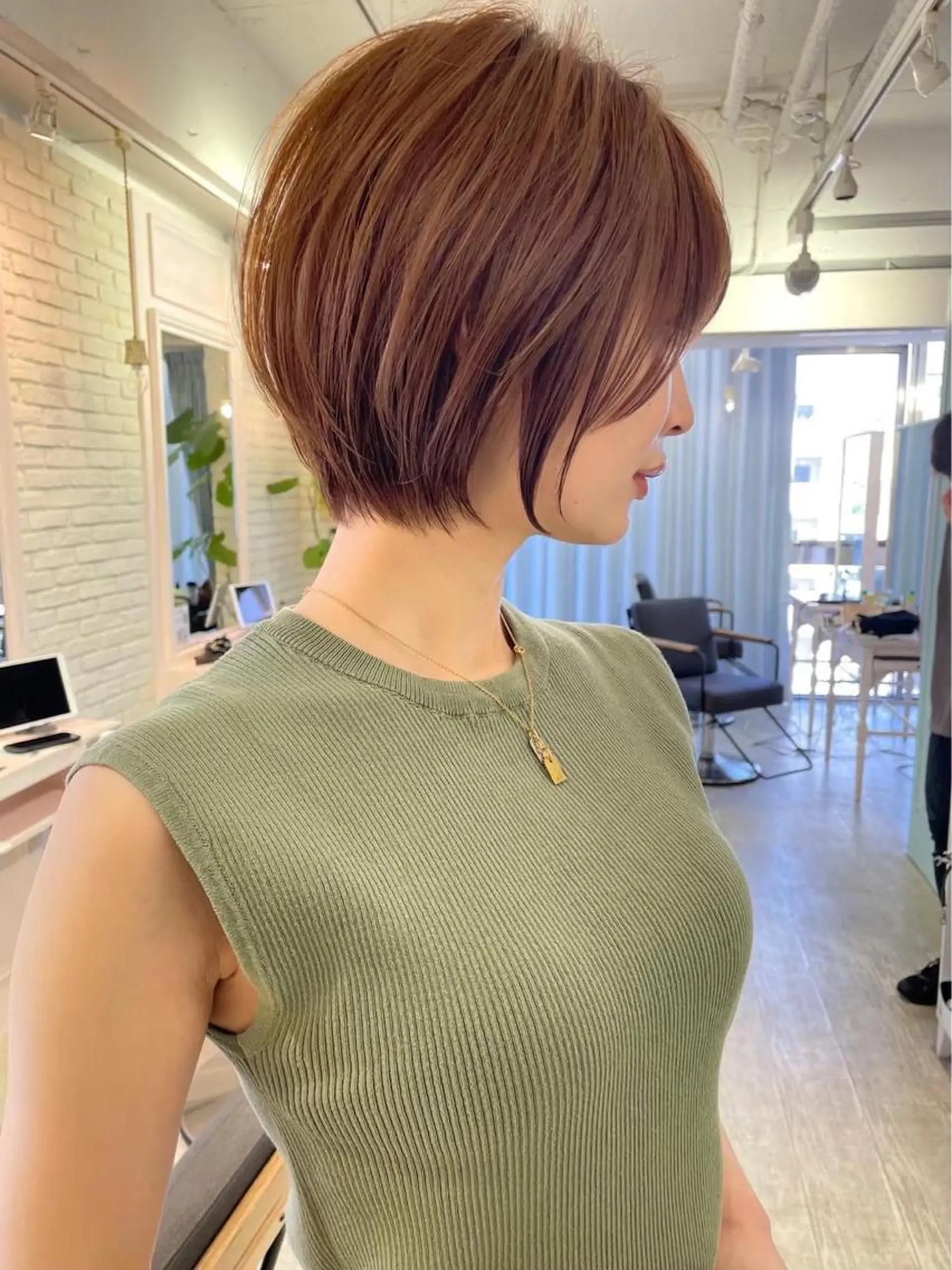 ショート カラー 切りっぱなしボブ ショートボブ ブリーチ ケアブリーチ ダブルカラー カット ヘアカラー トリートメント ✂️大人レイヤー✂️ 店長　渡部晃輝のヘアスタイル