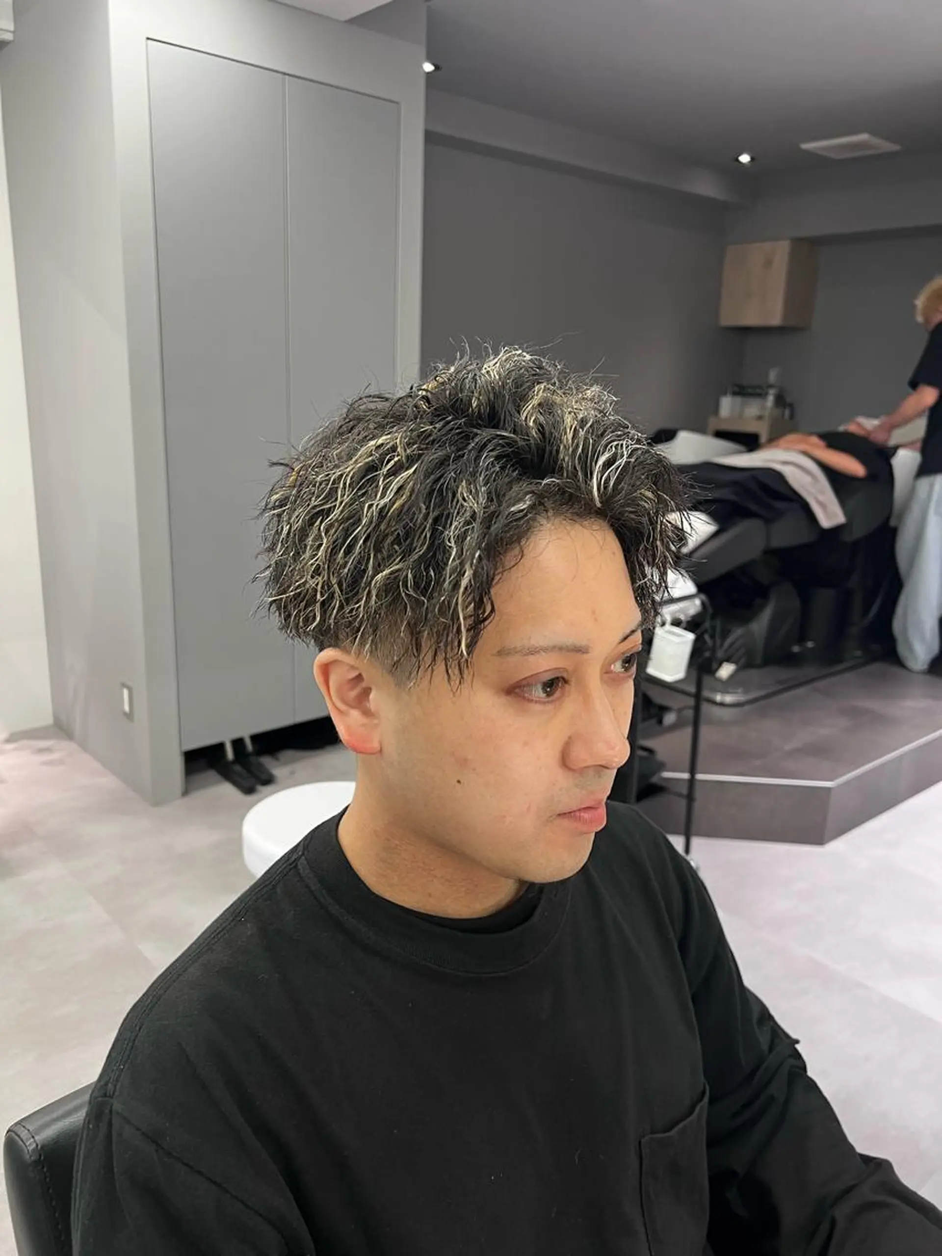 ショート カラー パーマ メンズ R/🤎 パーマ＆ブリーチ🔥のヘアスタイル