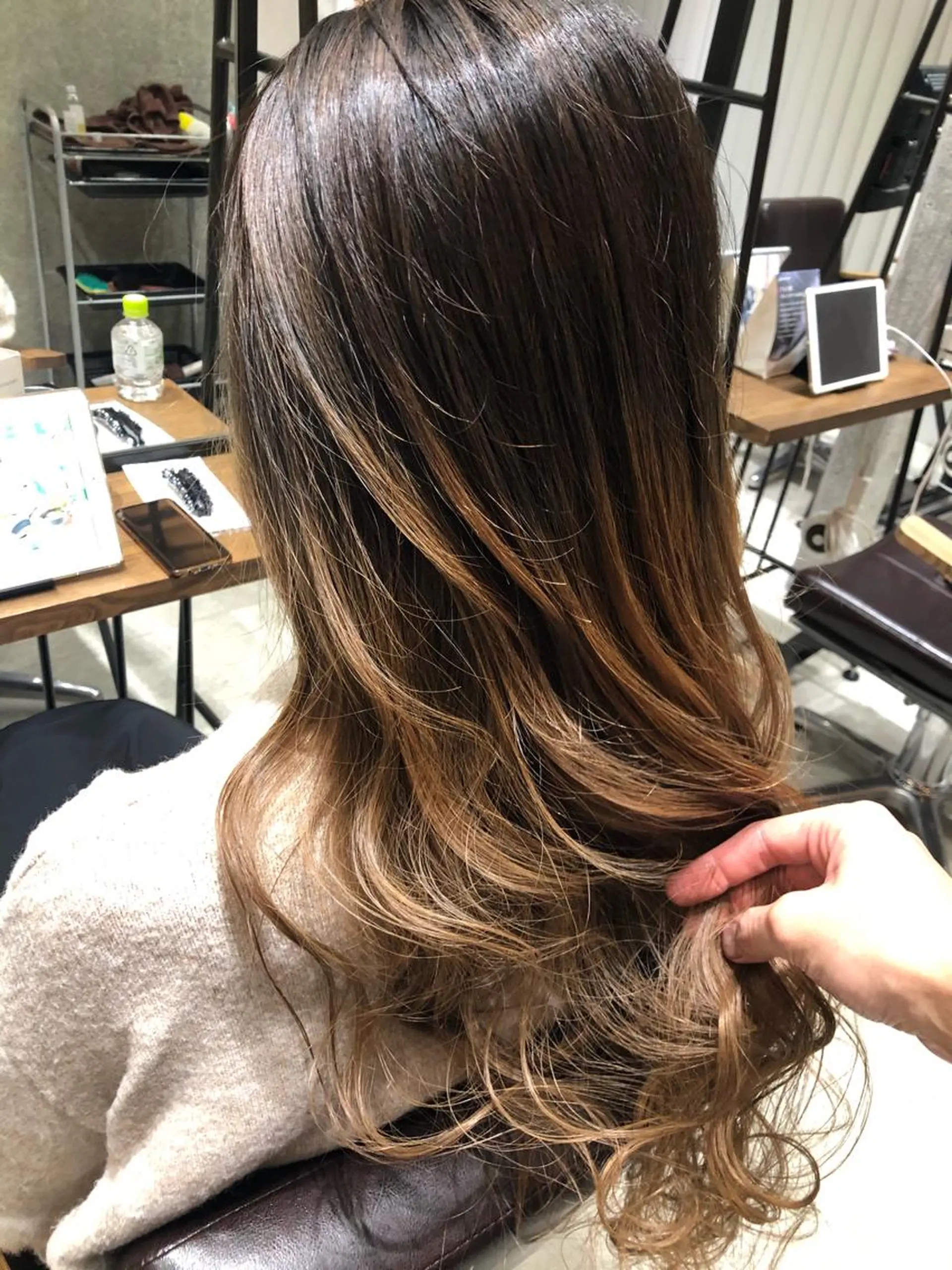 ロング 🌈透明感カラー 韓 国ヘアこうたろうのヘアスタイル