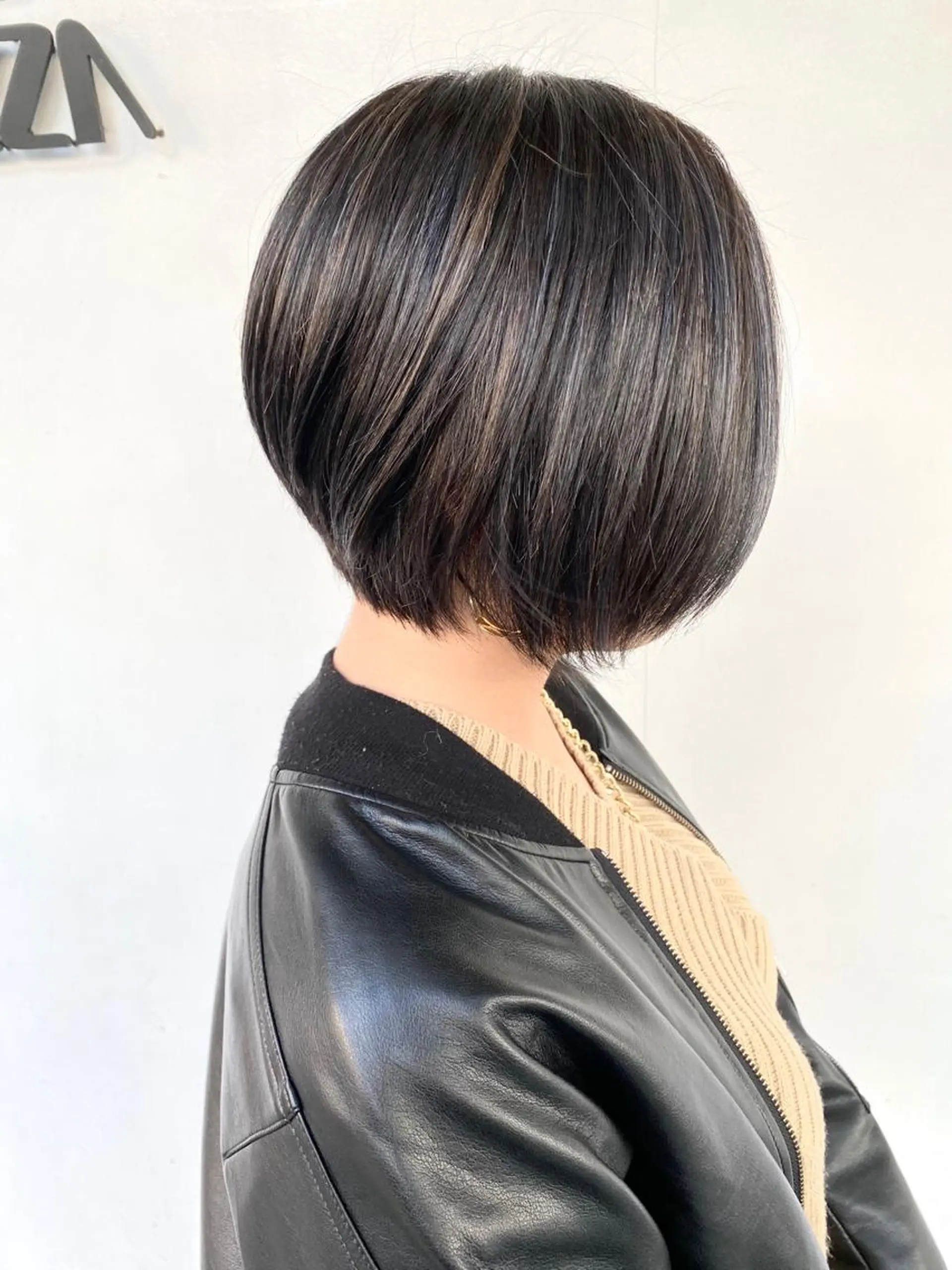ショート カラー ショートボブ ハイライトカラー ボブ ハイライト ショートヘア ヘアカラー トリートメント シェアサロン　シエナ所属・東條 克義のヘアスタイル