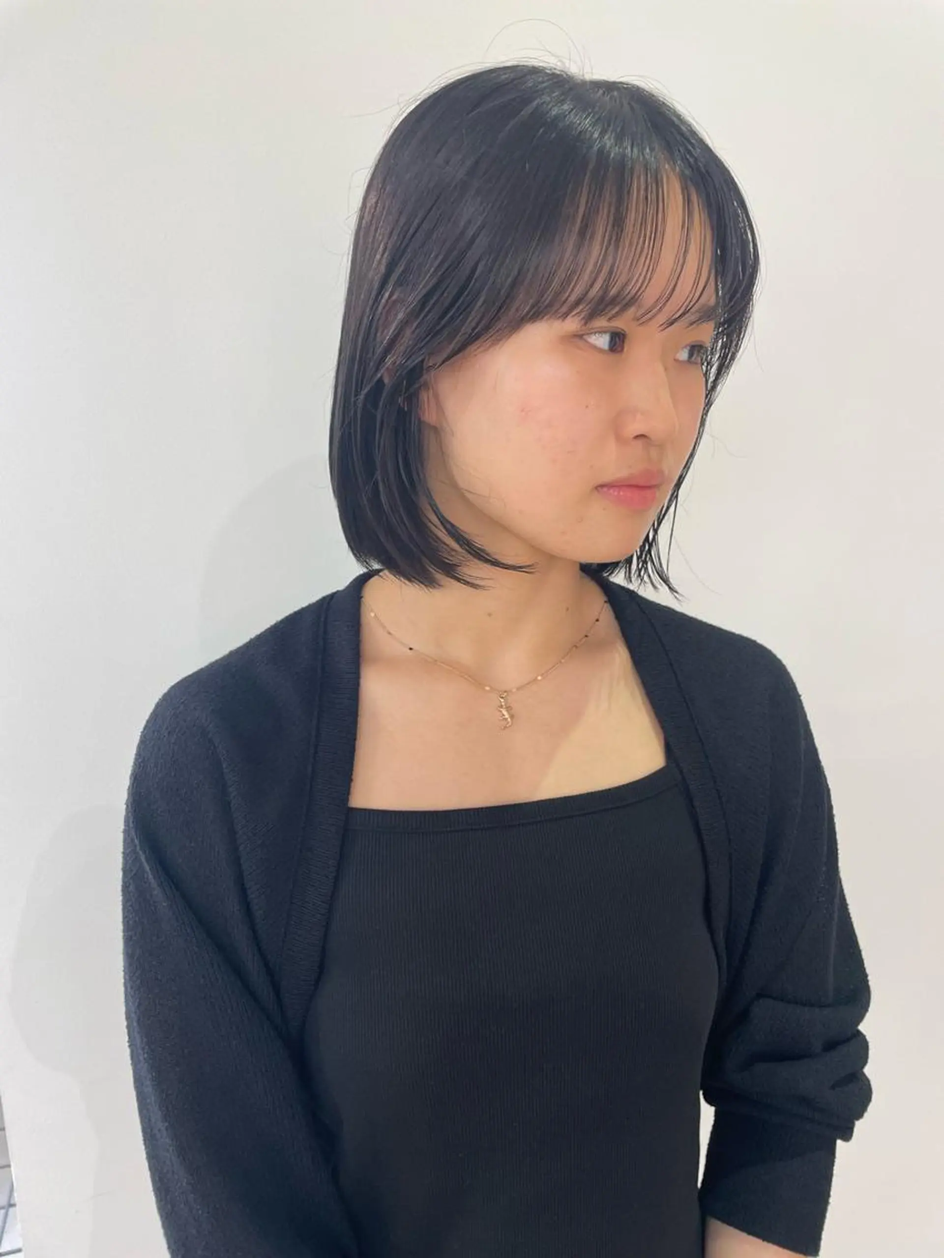 ミディアム カラー ミストバング ブリーチ デザインカラー ダブルカラー イヤリングカラー カット ヘアカラー トリートメント MIU/ルーツカラー ボブ/顔周りレイヤーのヘアスタイル