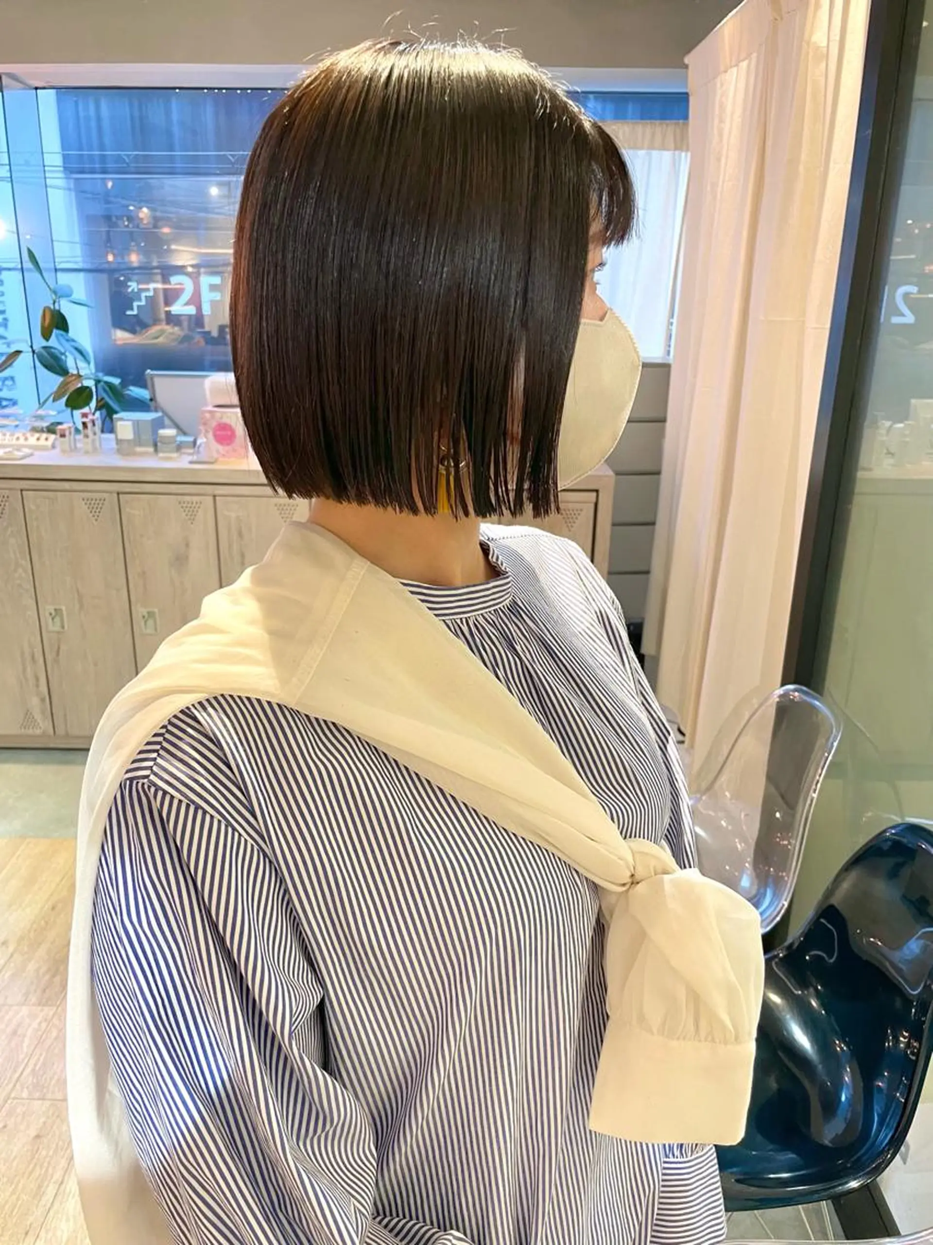 ショート カラー カット ヘアカラー ぱつっとボブ 古家 佑真のヘアスタイル