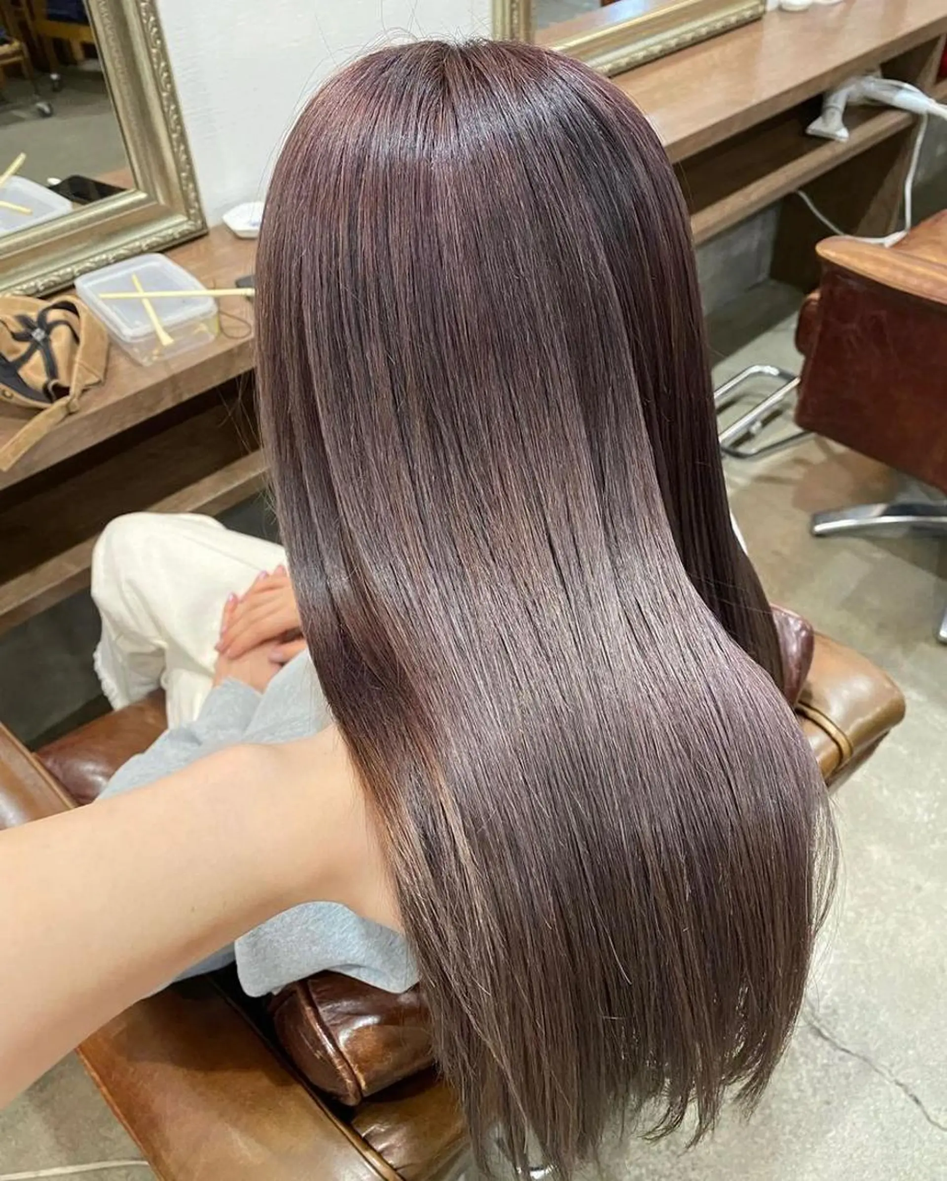 セミロング パープルカラー 🫧ベージュカラー× レイヤー🫧HARUのヘアスタイル