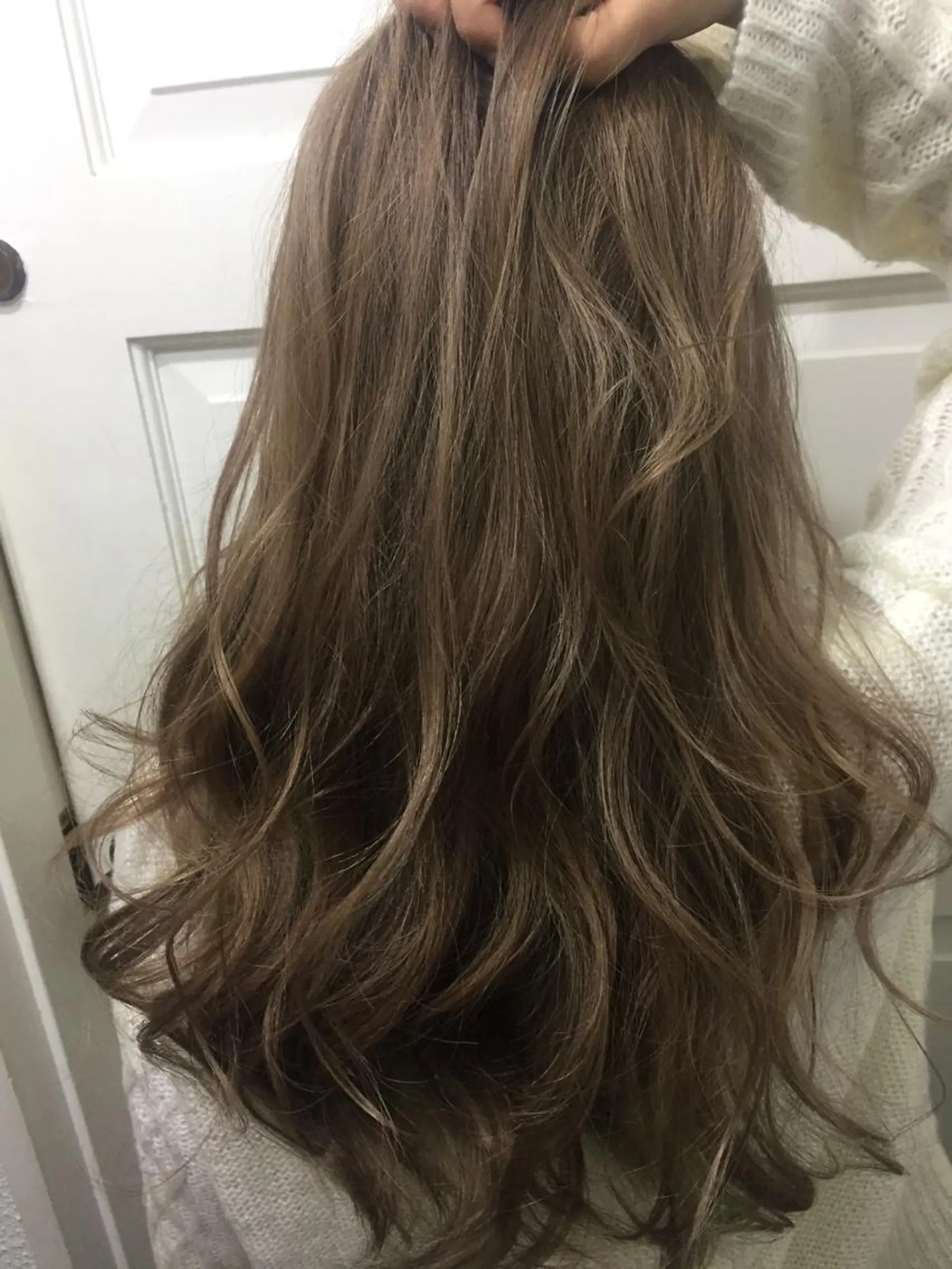 ミディアム セミロング ロング カラー アッシュ ベージュカラー ミルクティーアッシュ Heart's所属・若杉 諒のヘアスタイル