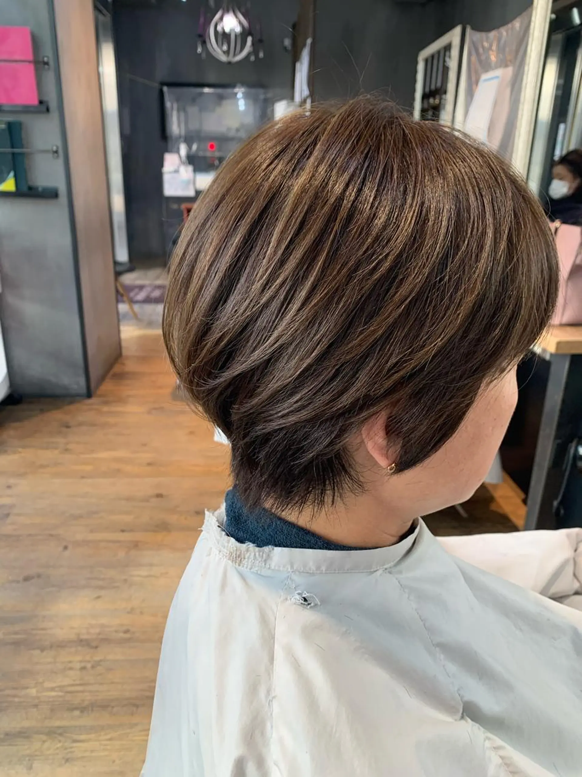 ショート ハイライト ルネ所属・切りっぱなしボブ グレージュ/福田梢のヘアスタイル