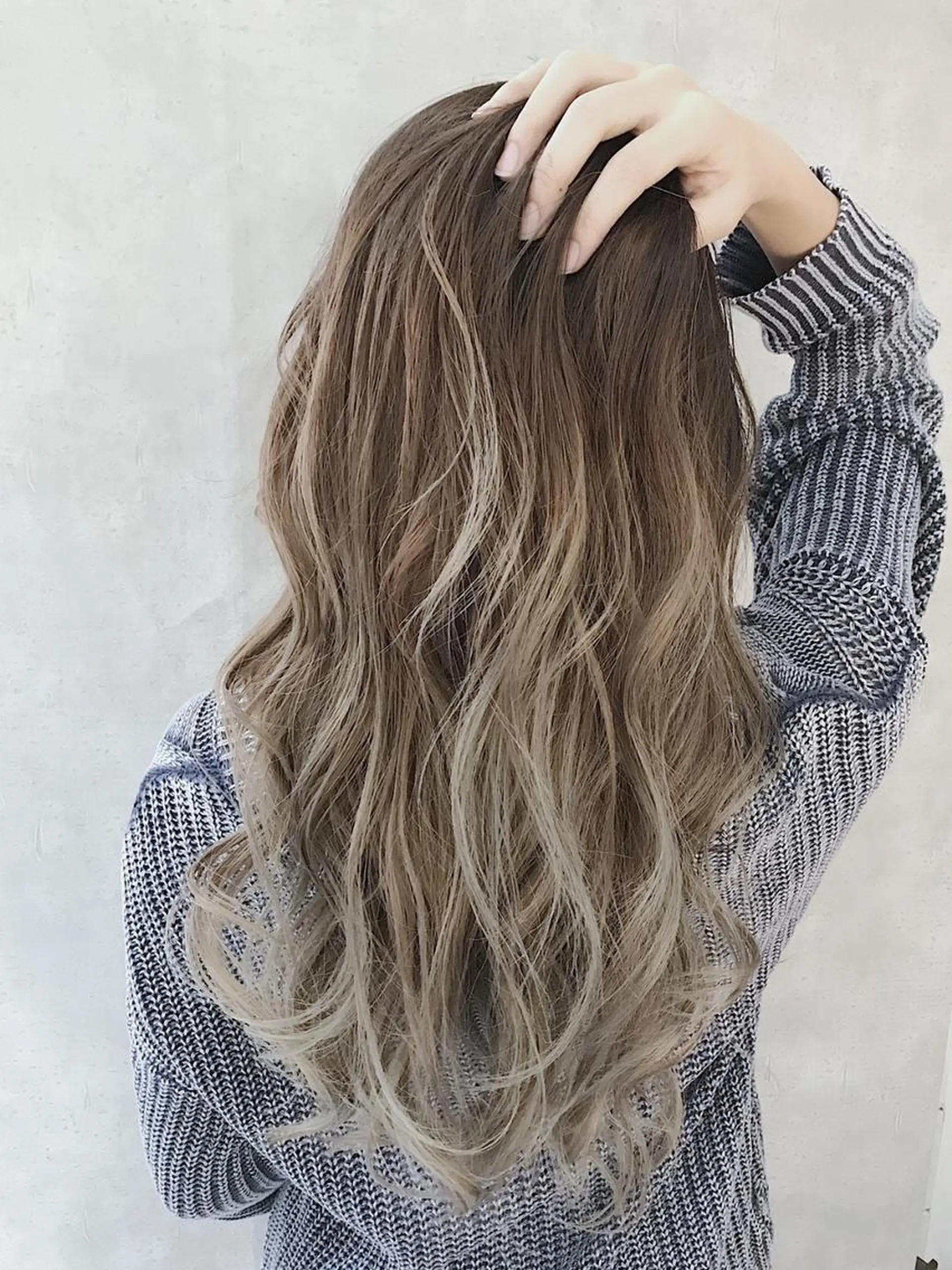 セミロング カラー MOU namba ムウナンバのヘアスタイル