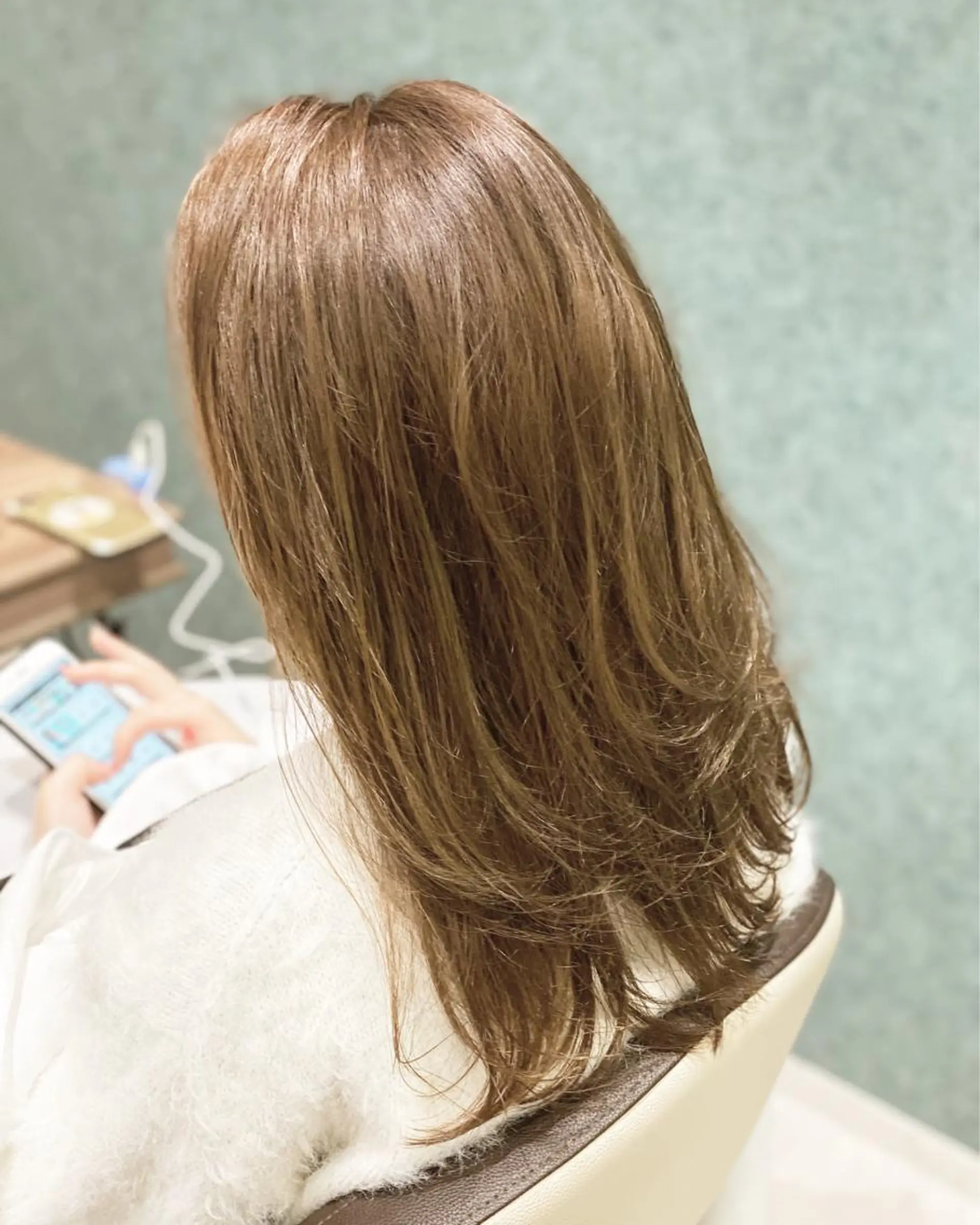 ロング カラー ベージュカラー ミルクティーベージュ 💎大人ハイライト 💎上杉一也💎のヘアスタイル