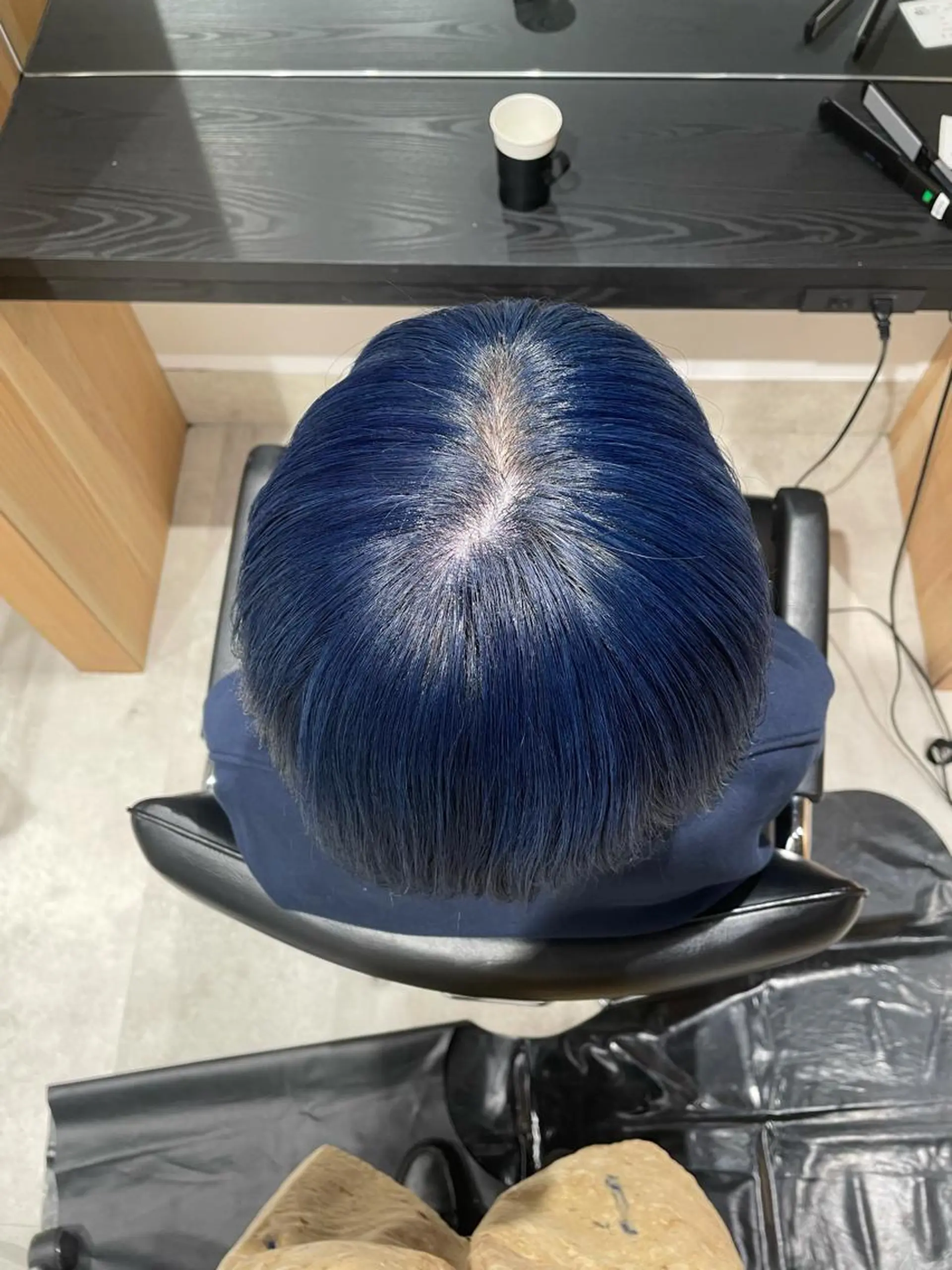 カラー ブリーチ ブルーカラー ネイビーカラー 吉田一輝 外国人パーマのヘアスタイル