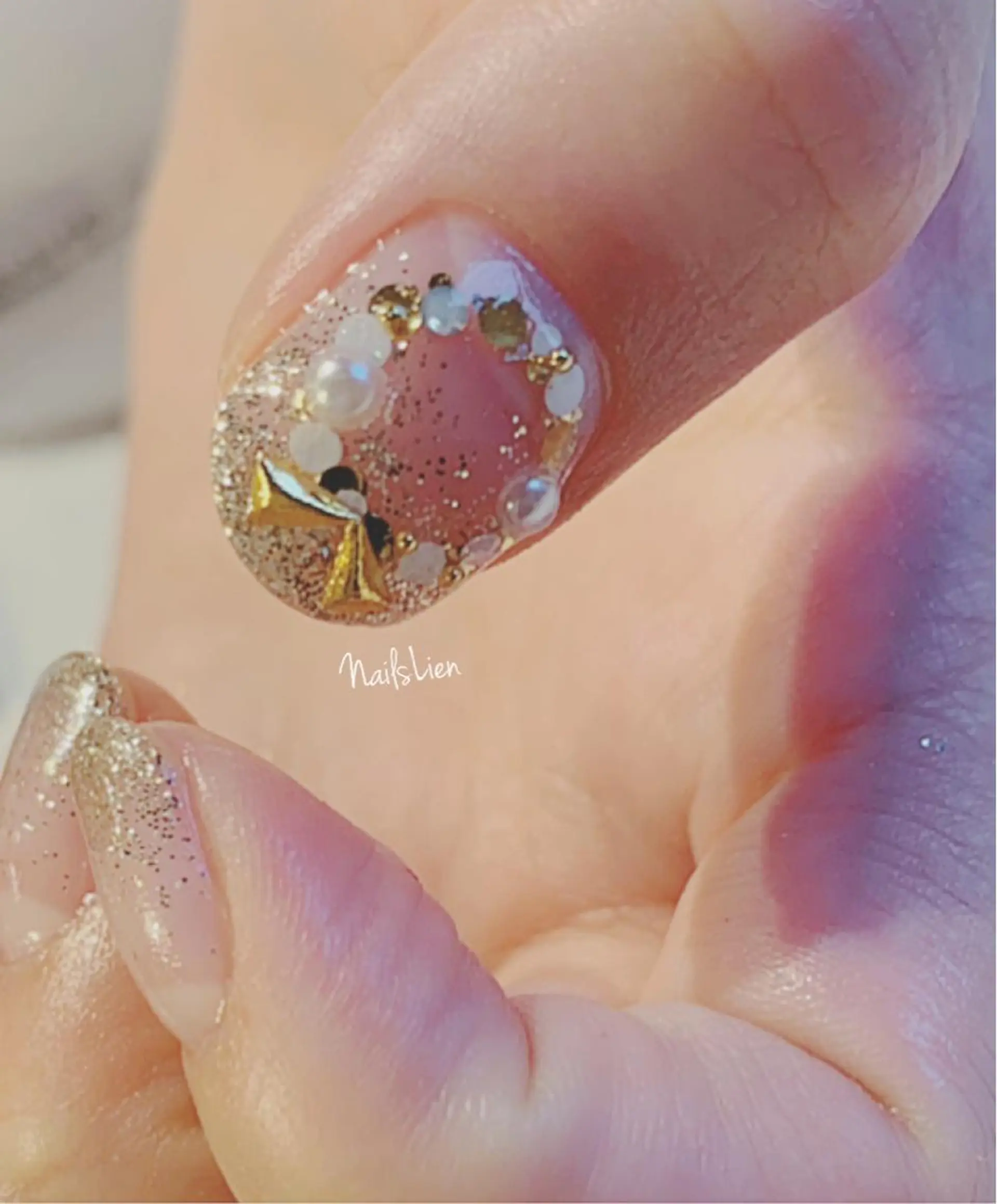 ネイル アートネイル ラメ(グリッター) ラメグラデーション 冬ネイル クリスマス 凛 リンのネイルデザイン