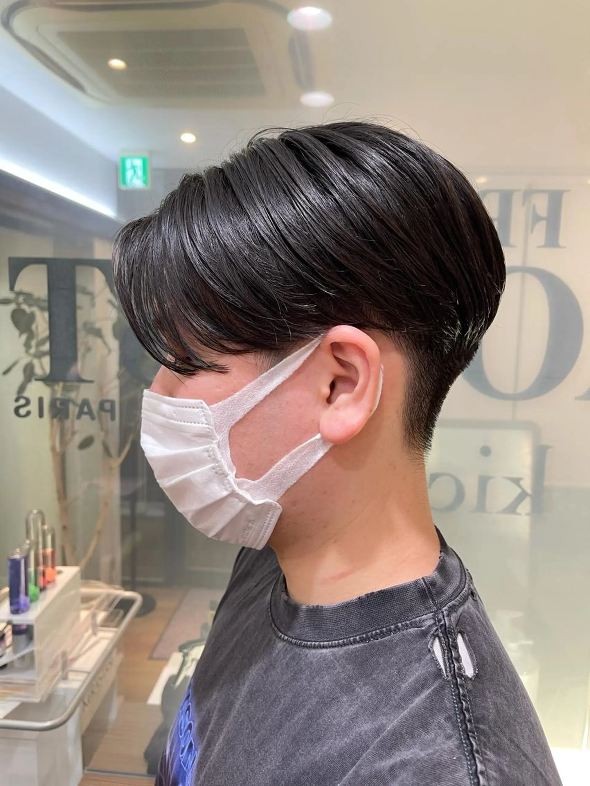 ショート パーマ メンズ センターパート カルマパーマ メンズパーマ カット ヘアセット 社内1メンズ担当✨ 毛流れパーマ鈴木瑛也のヘアスタイル