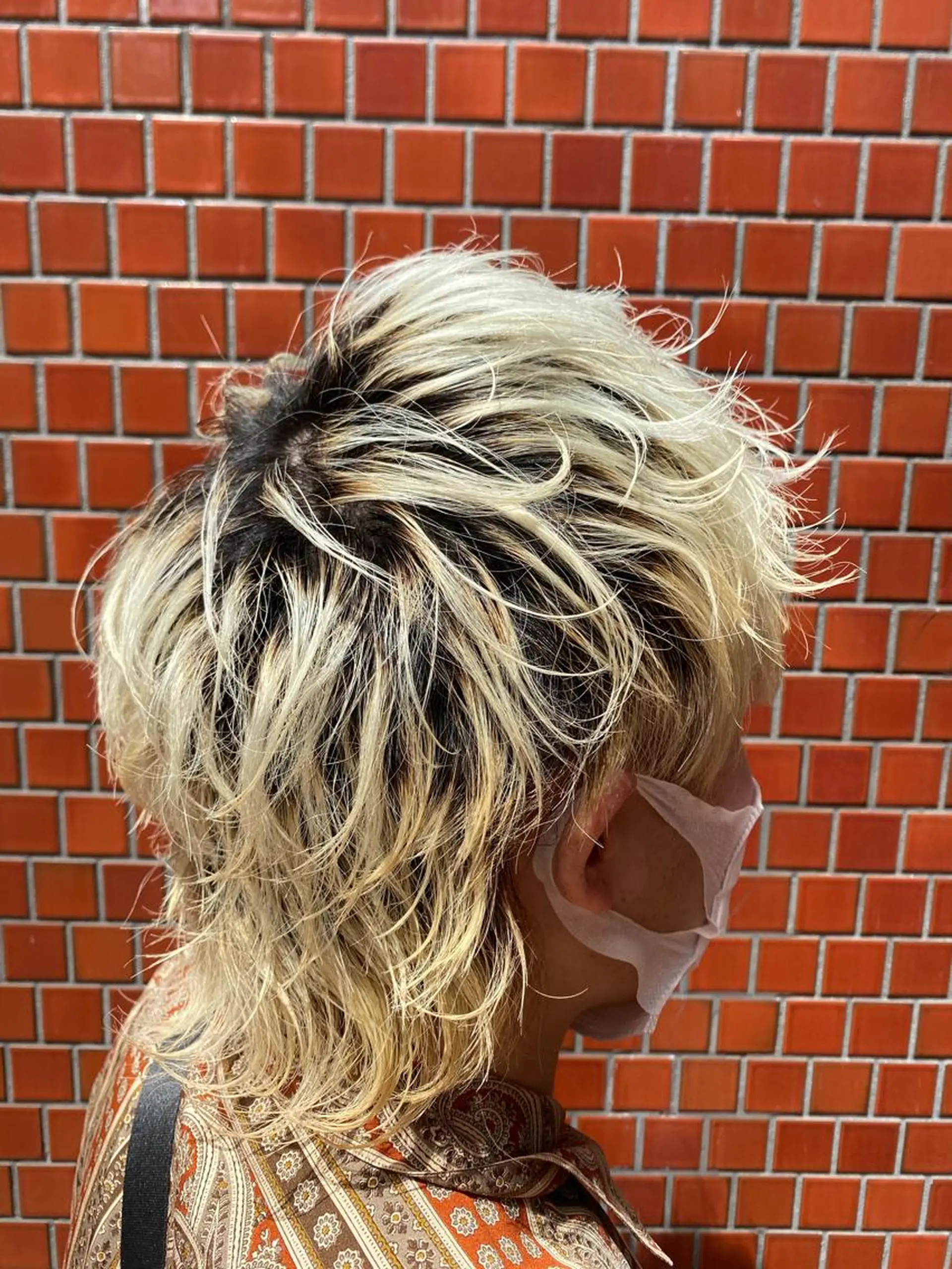 ショート カラー メンズ メンズウルフカット ウルフカット ヘアカラー トリートメント 三ノ宮フェザーパーマ 蕃本 啓利のヘアスタイル