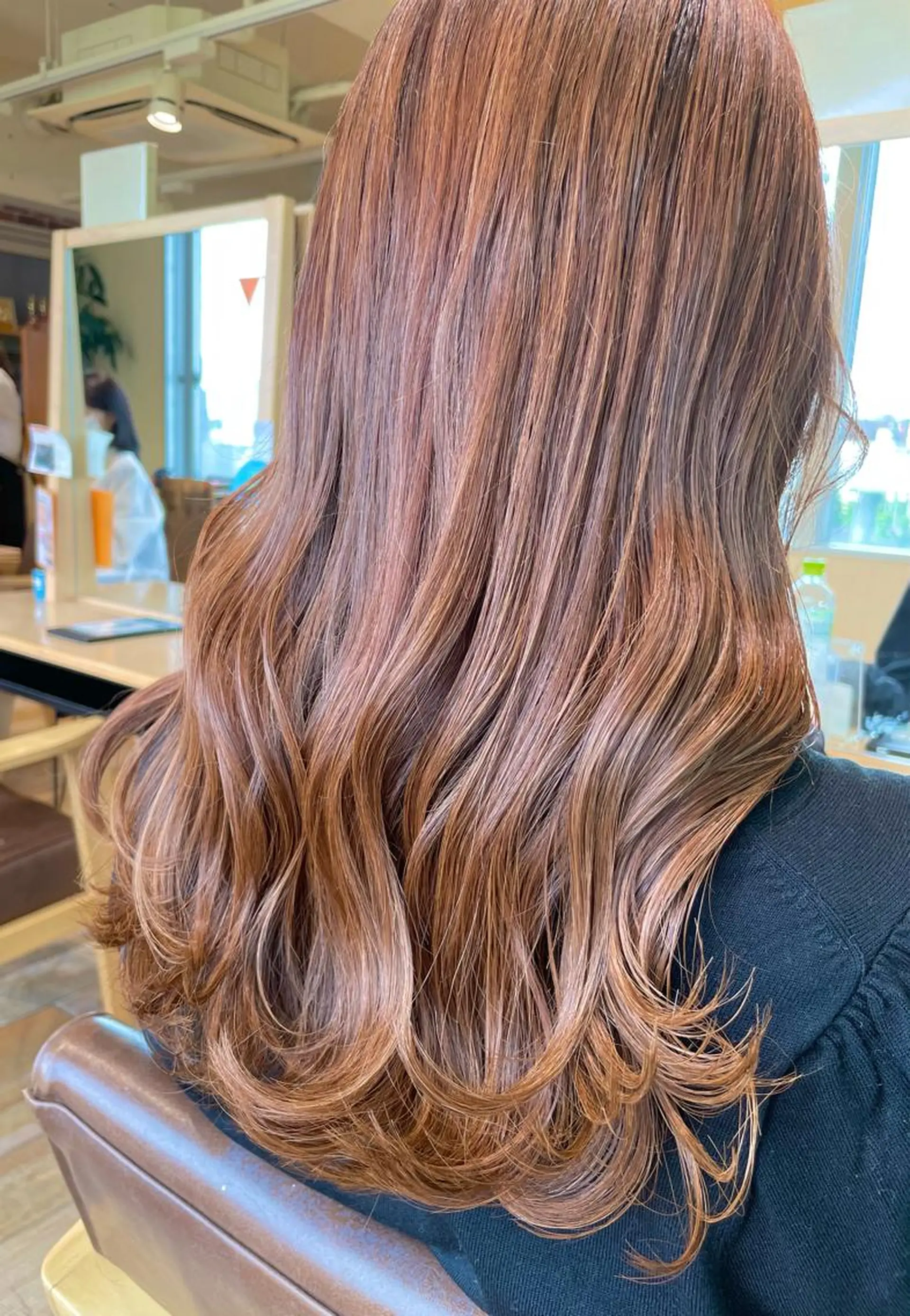 ロング カラー オレンジ 石渡このみ 🍊レイヤーカットのヘアスタイル