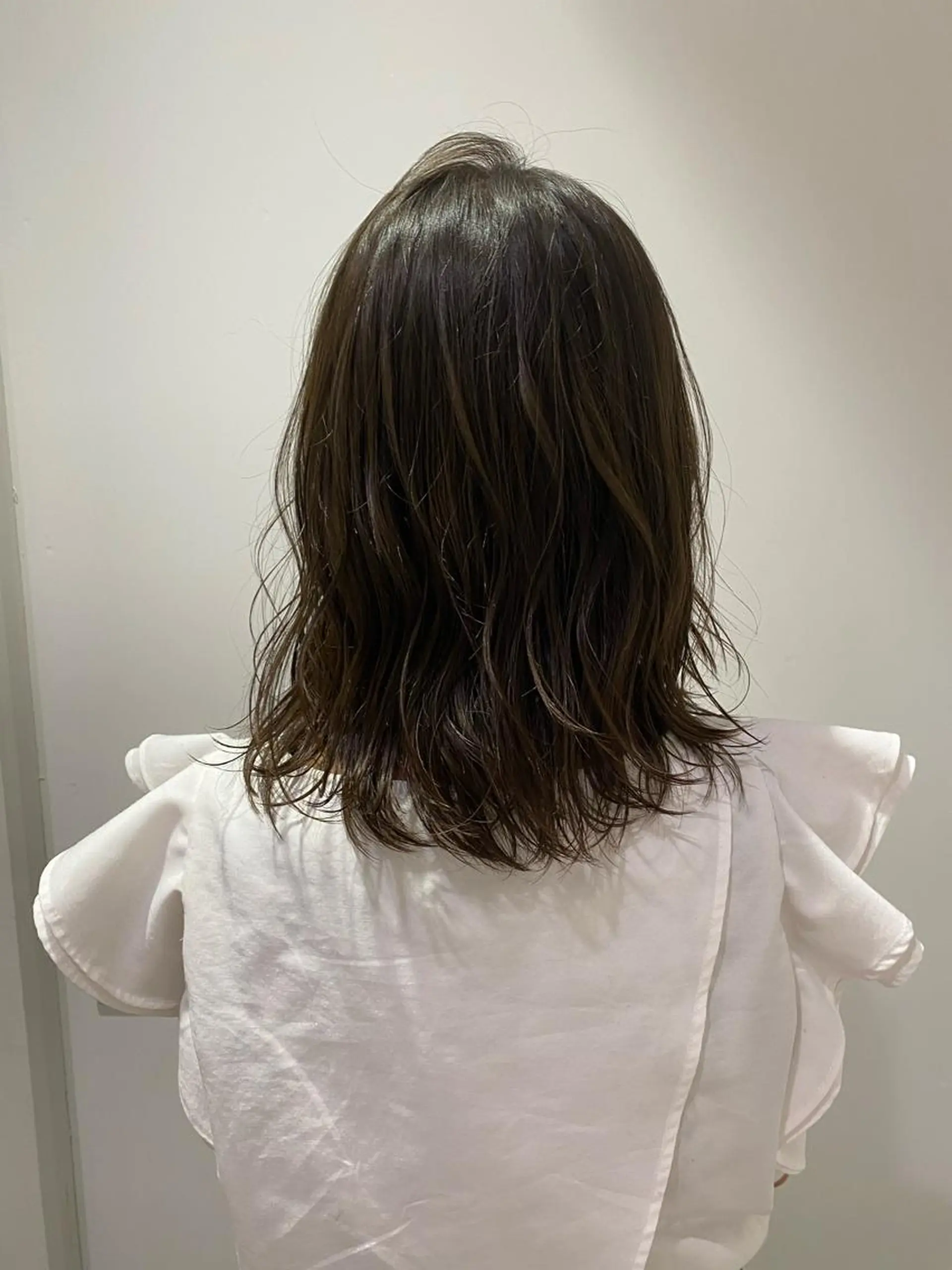 ミディアム カラー ヘアアレンジ アッシュ アッシュブラウン ブラウンカラー ヘアカラー トリートメント 福壽 優奈のヘアスタイル