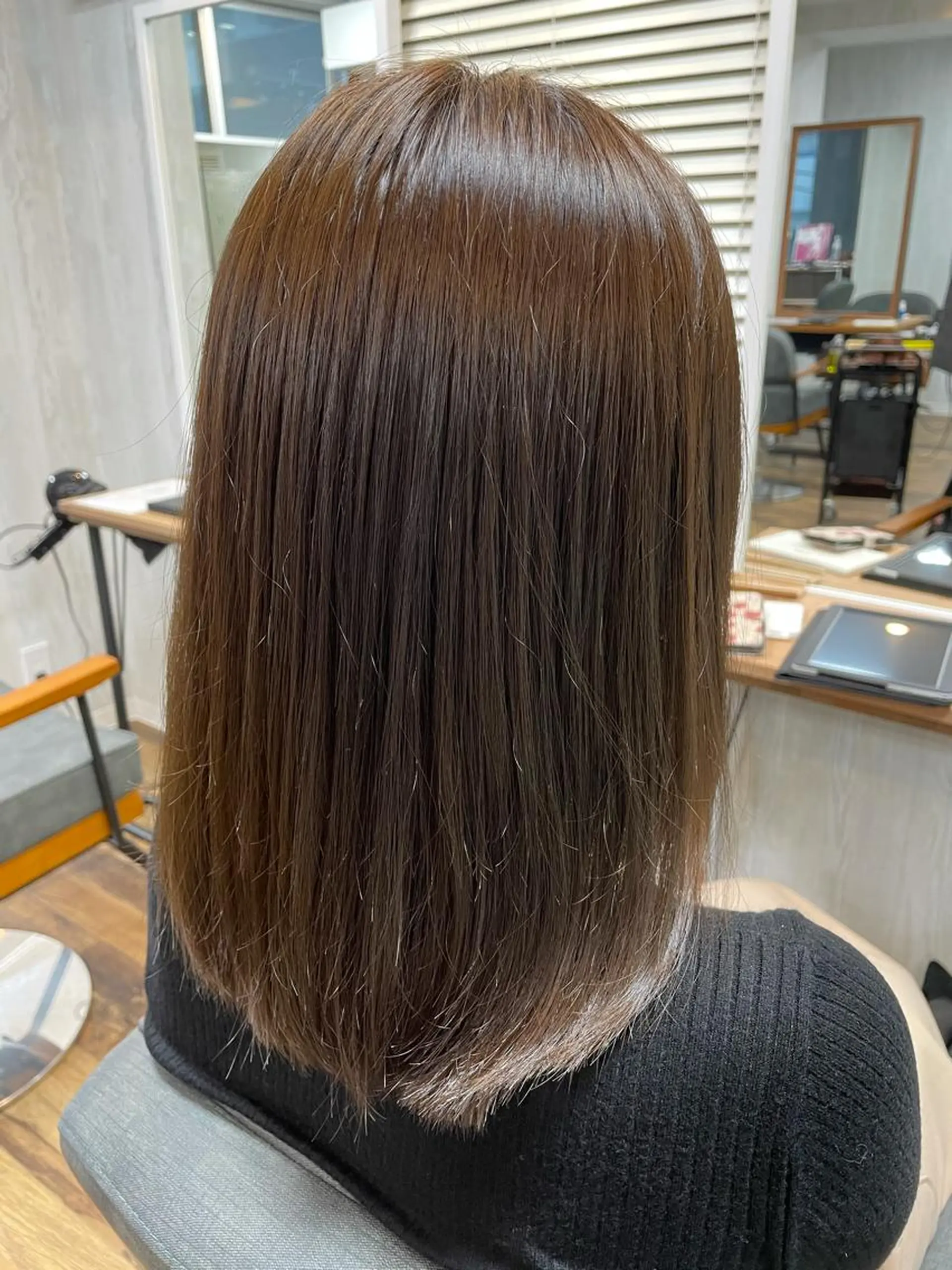 ミディアム カラー ダークグレー ダークグレージュ グレージュ ヘアカラー トリートメント TELA HAIR 守谷のヘアスタイル