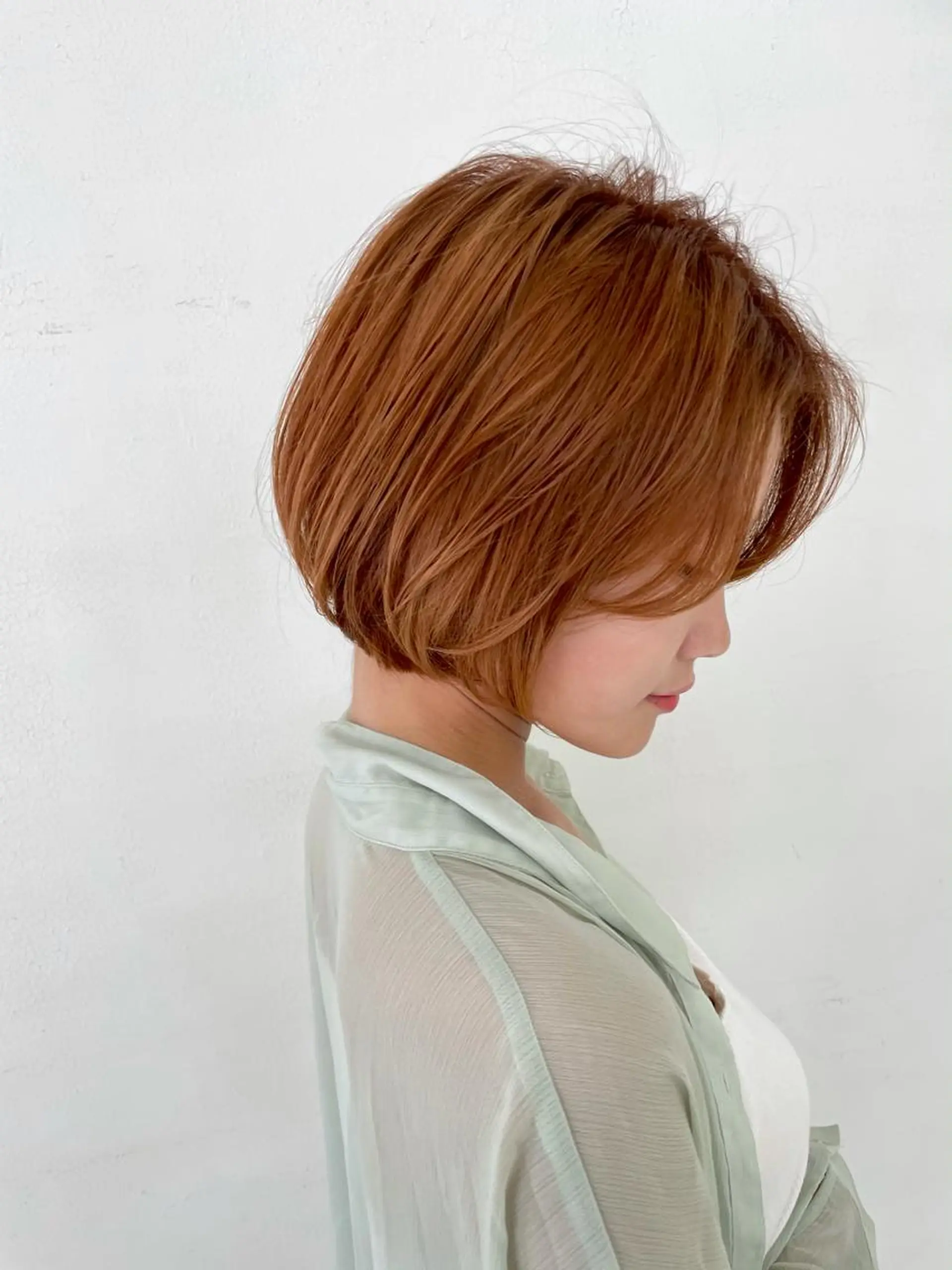 ショート esse大阪茶屋町店所属・レイヤーカット 新井田陽寿のヘアスタイル