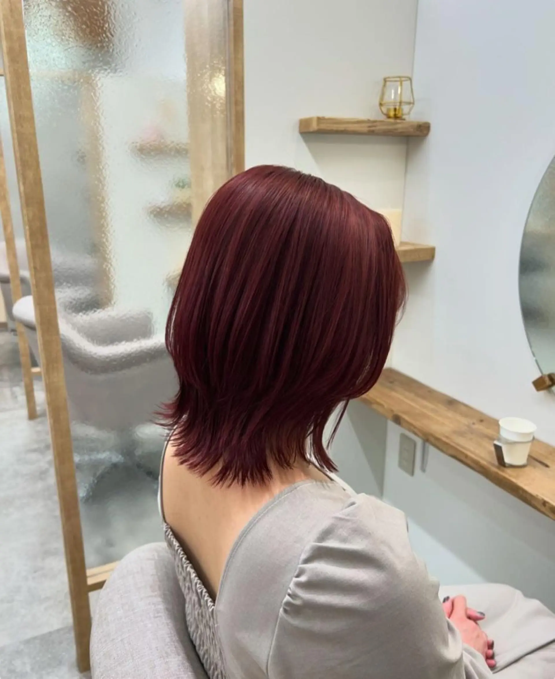 ミディアム カラー ブリーチ ボルドーカラー ブラウンカラー ブリーチなしカラー Seina セイナのヘアスタイル