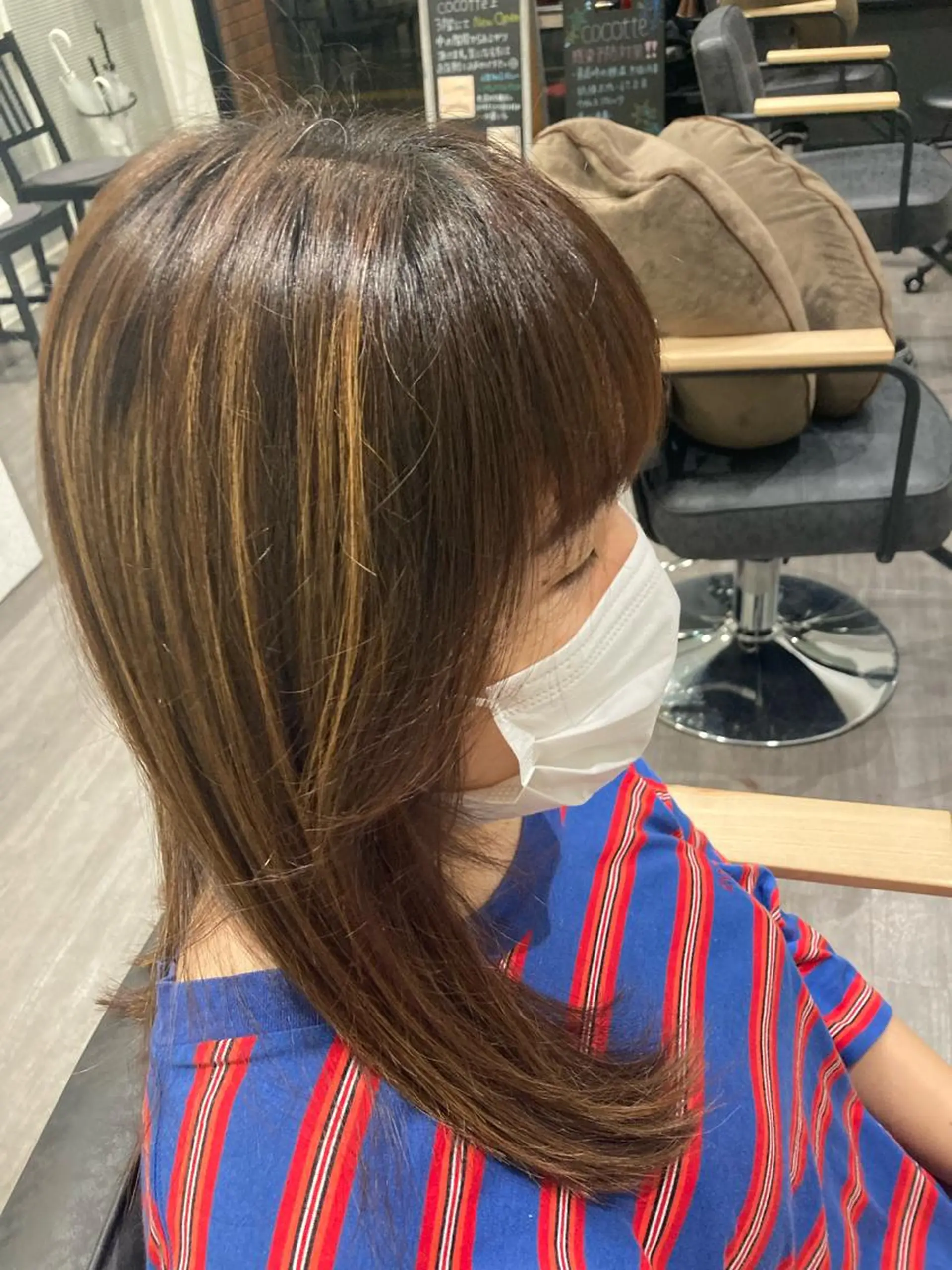 セミロング ✂️carina✂️ ハイトーンカラー🤩のヘアスタイル
