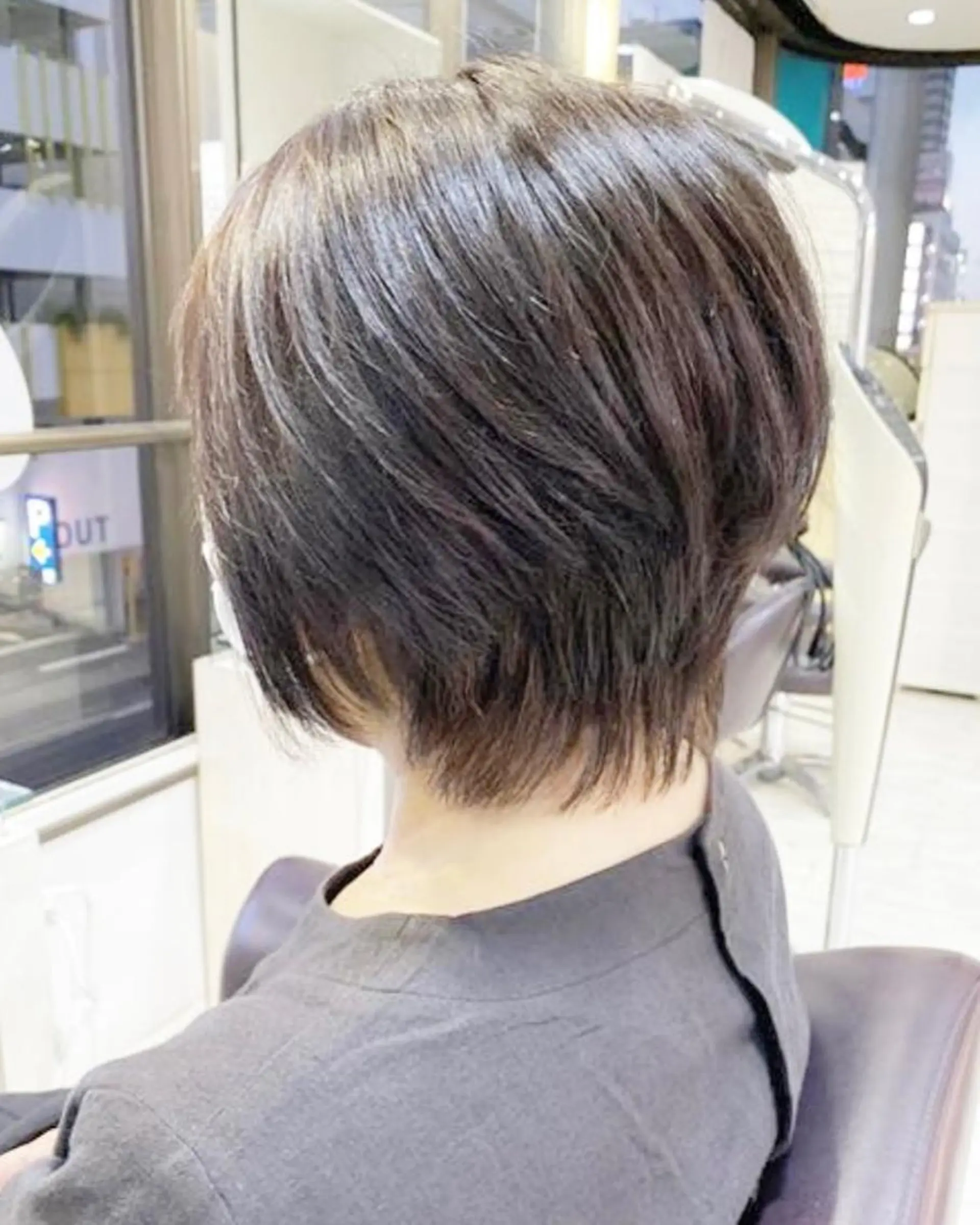 ショート カラー ショートボブ ボブ くびれヘア くせ毛 学生 favorite b Charmeのヘアスタイル