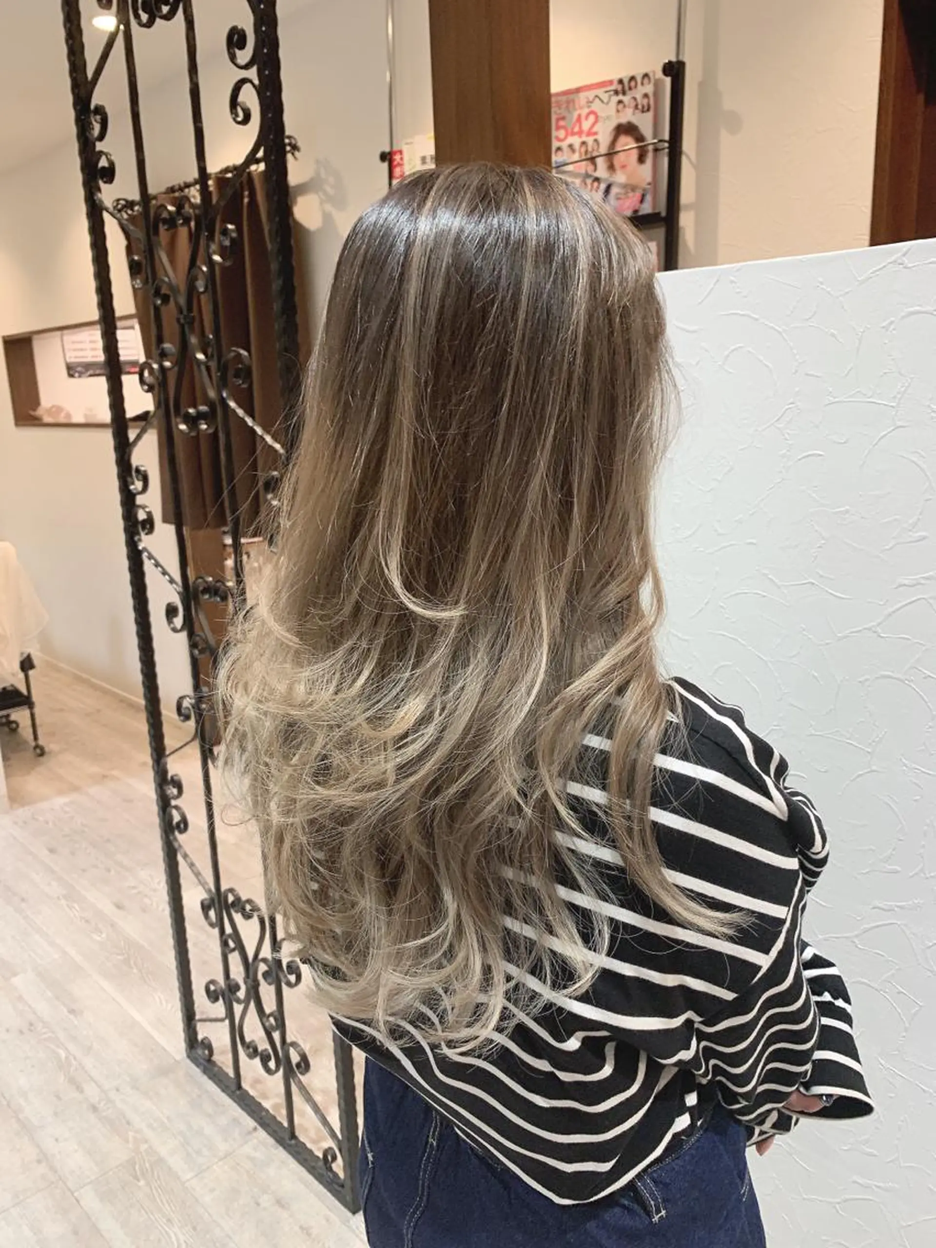 セミロング レイヤーカット THOiRY栄所属・三宅航平 モデル募集⭐️のヘアスタイル