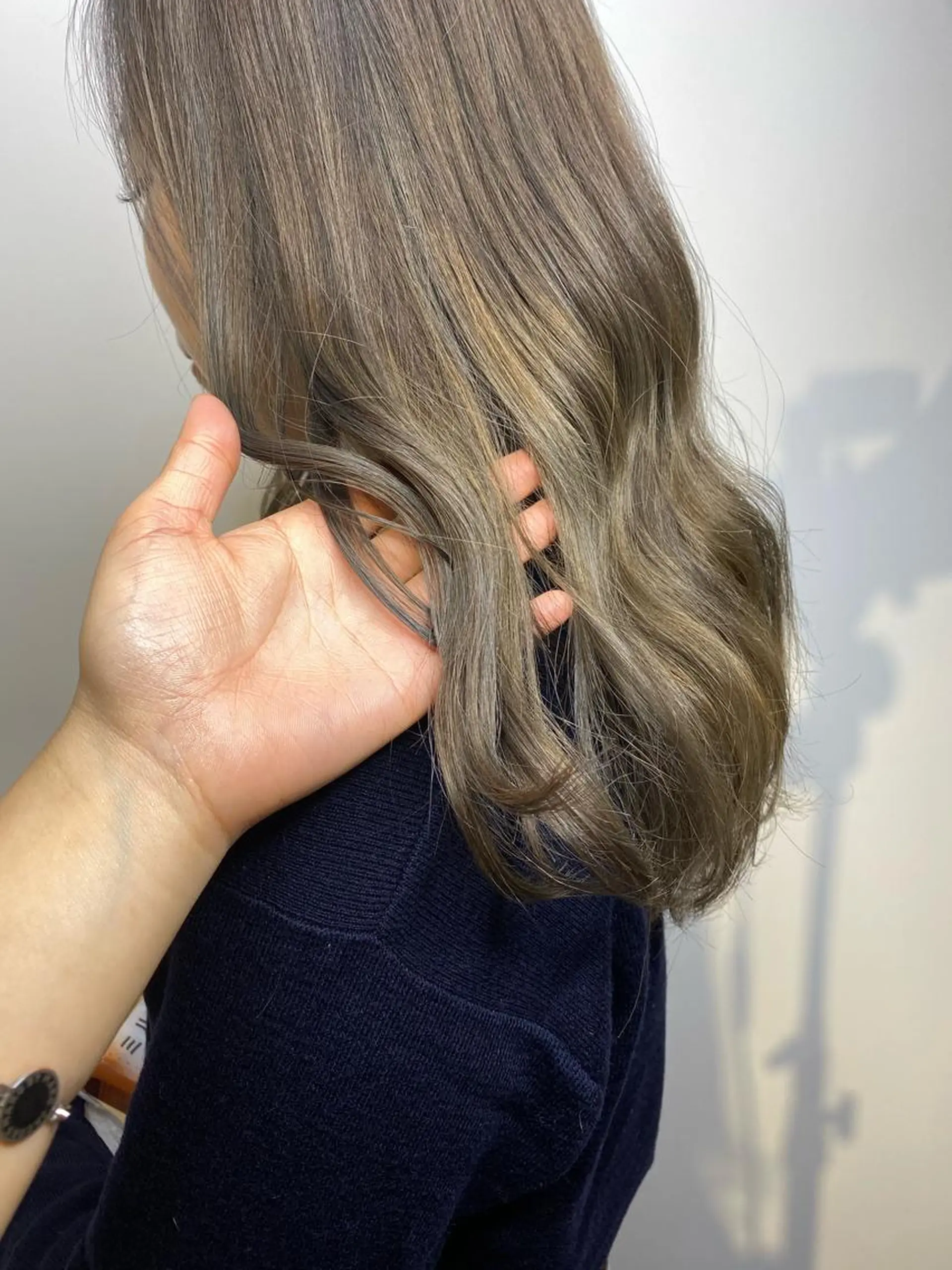 ロング カラー 透明感カラー カット ヘアカラー トリートメント ikeda shioriのヘアスタイル