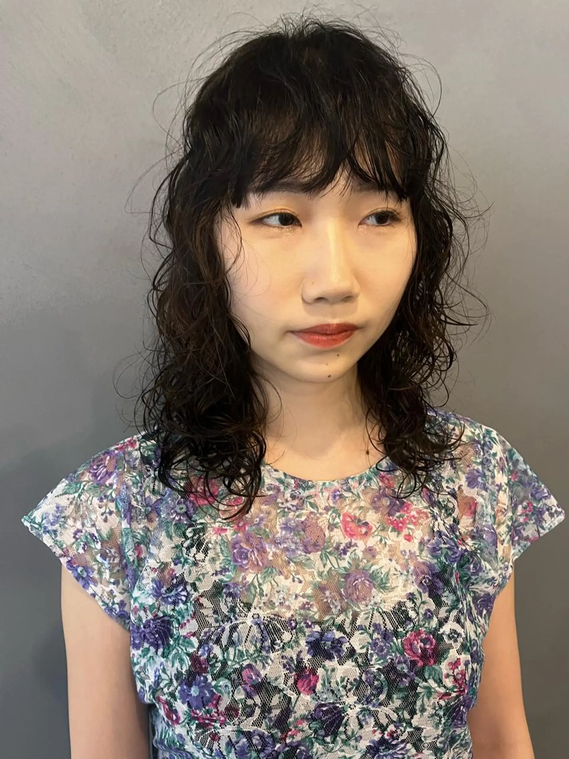 ミディアム KOCHAB 中村穂風のヘアスタイル