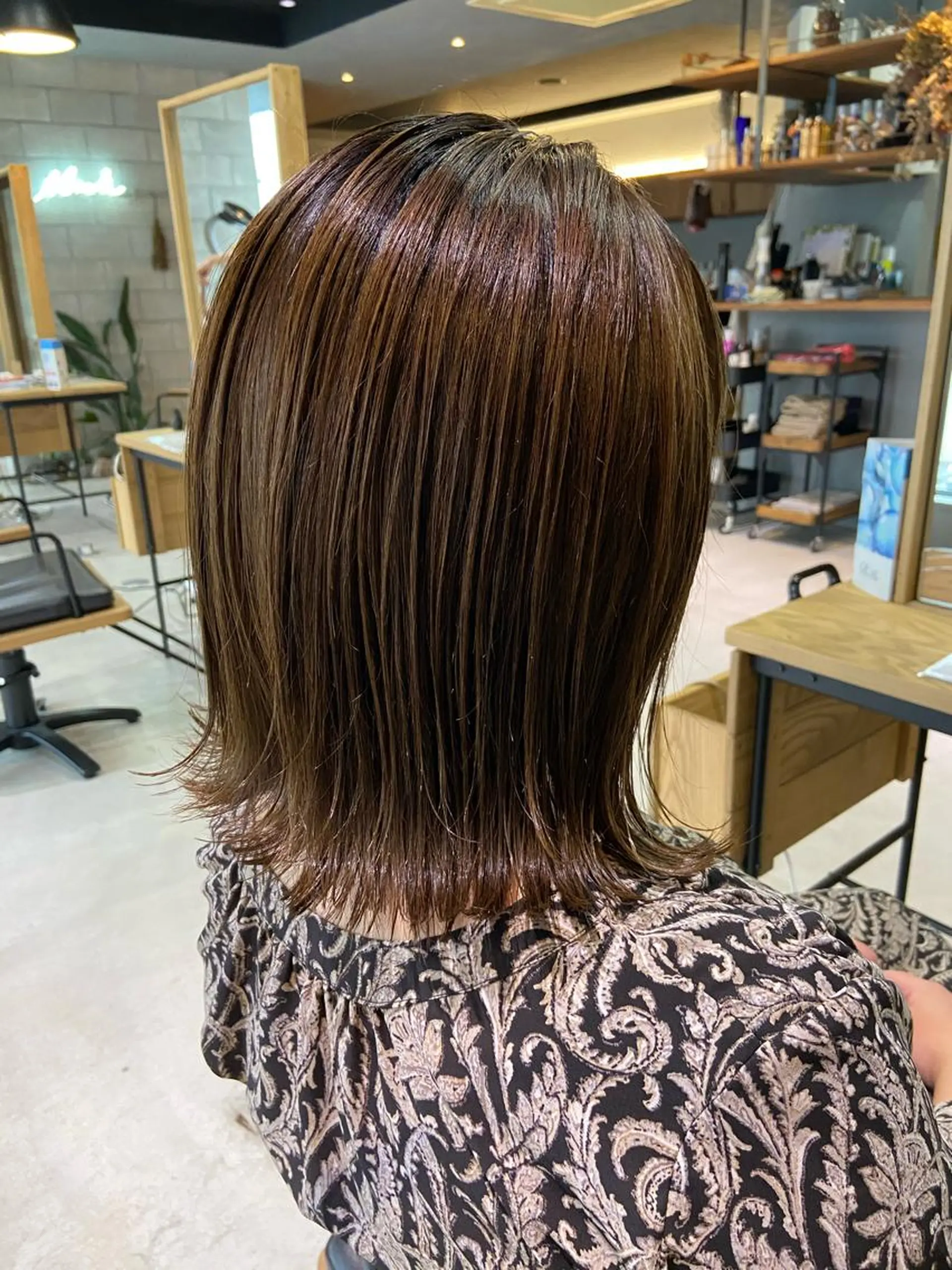 ミディアム レイヤーカット ヘアカラー トリートメント 岡崎/髪質改善/ ハイトーン/鈴木進のヘアスタイル