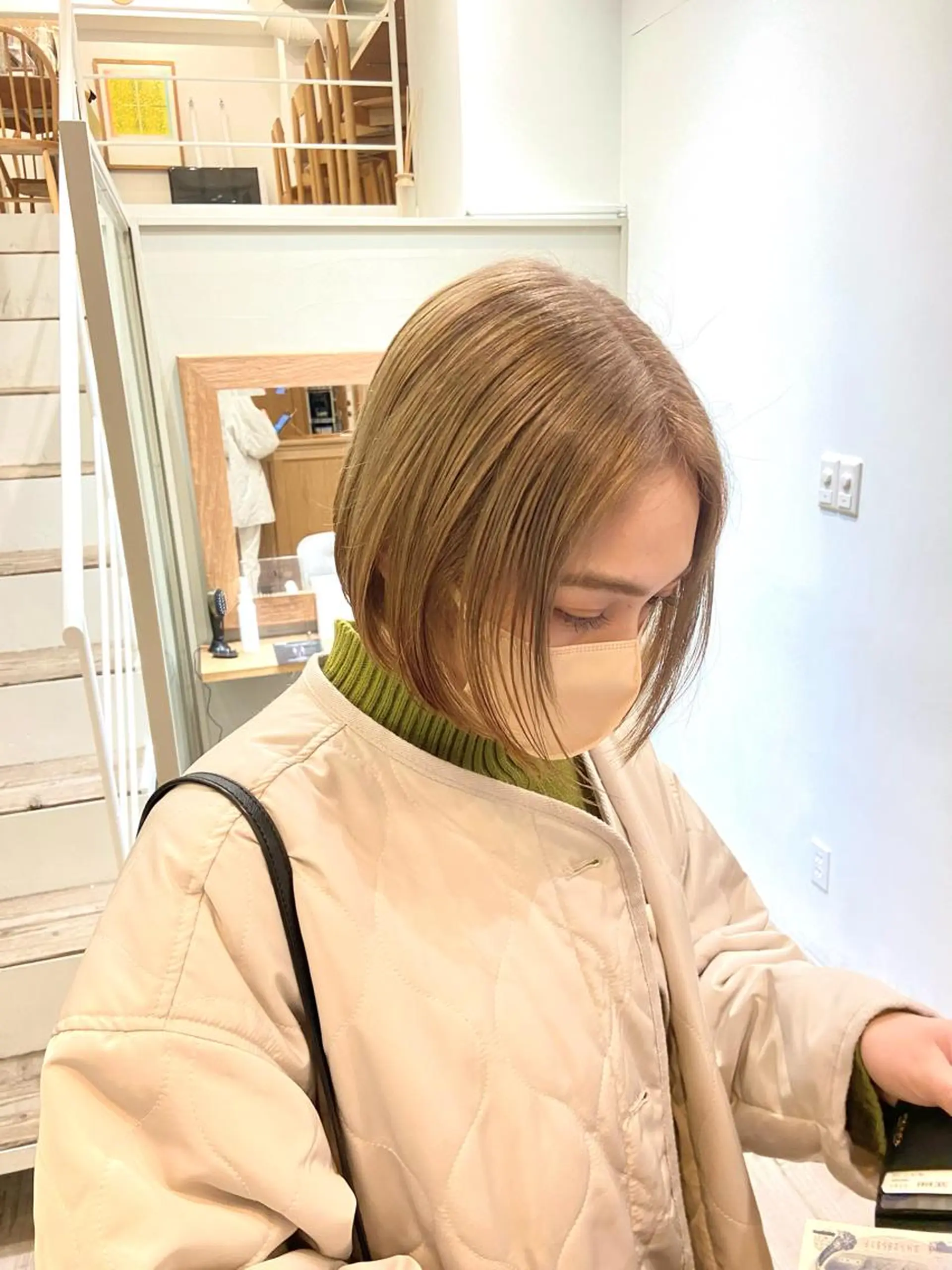ショート カラー ヘアカラー トリートメント écouter所属・ジェンダーレスカット ハイトーン/カイセイのヘアスタイル