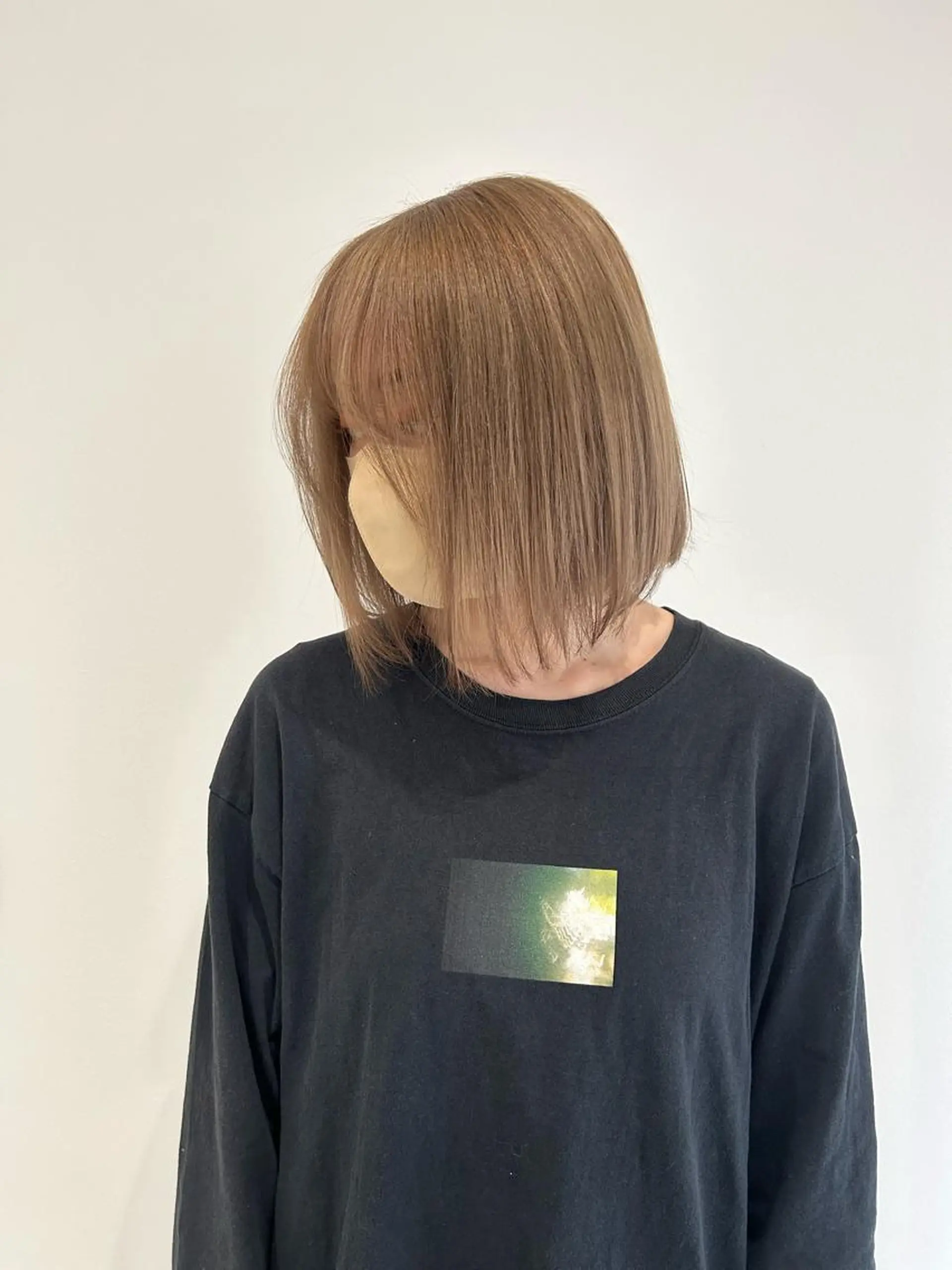 ミディアム カラー ブリーチ グレージュ ハイトーンカラー カット ヘアカラー トリートメント 青木 光太朗のヘアスタイル
