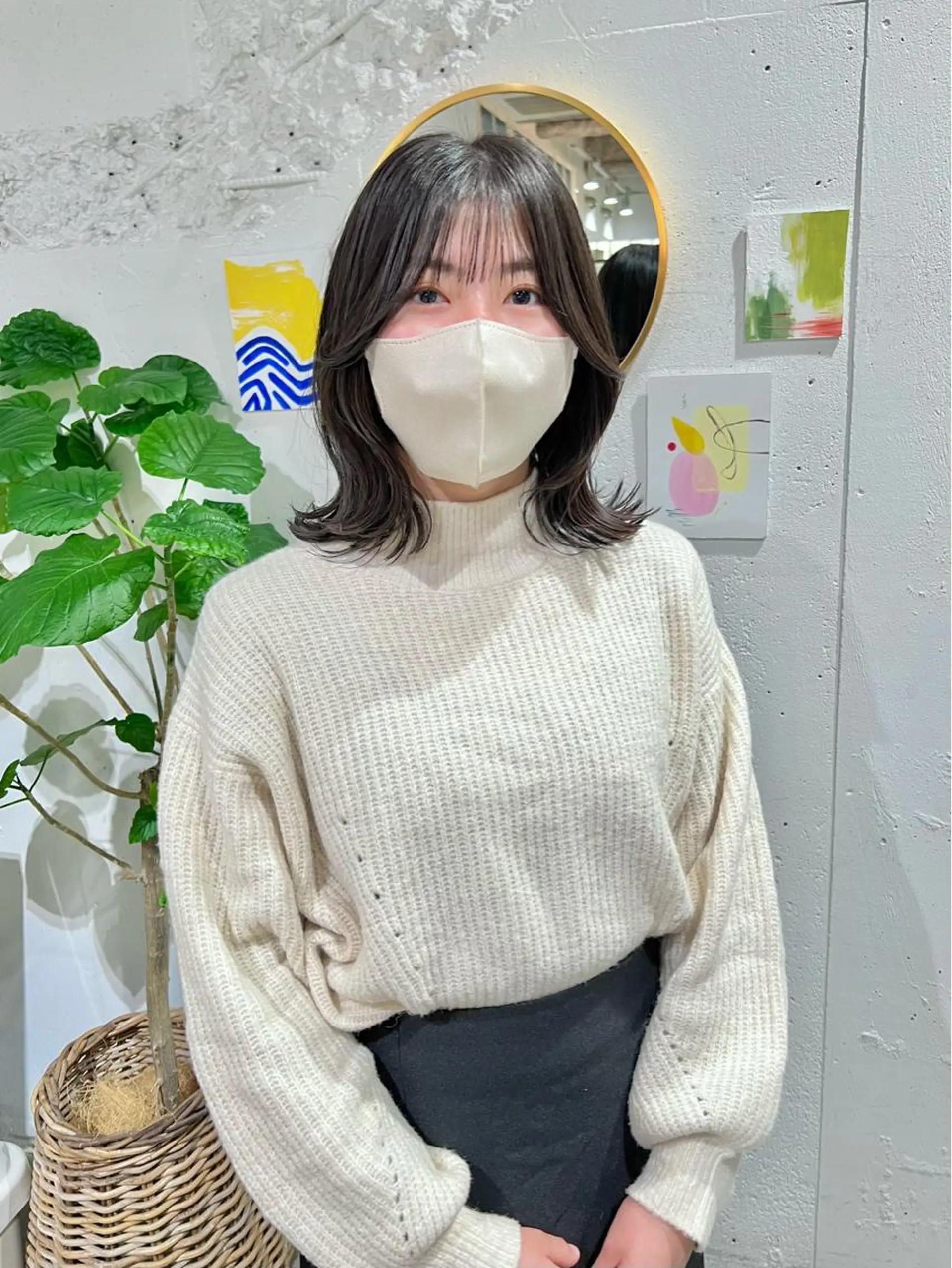 セミロング カット 石井 菜々のヘアスタイル