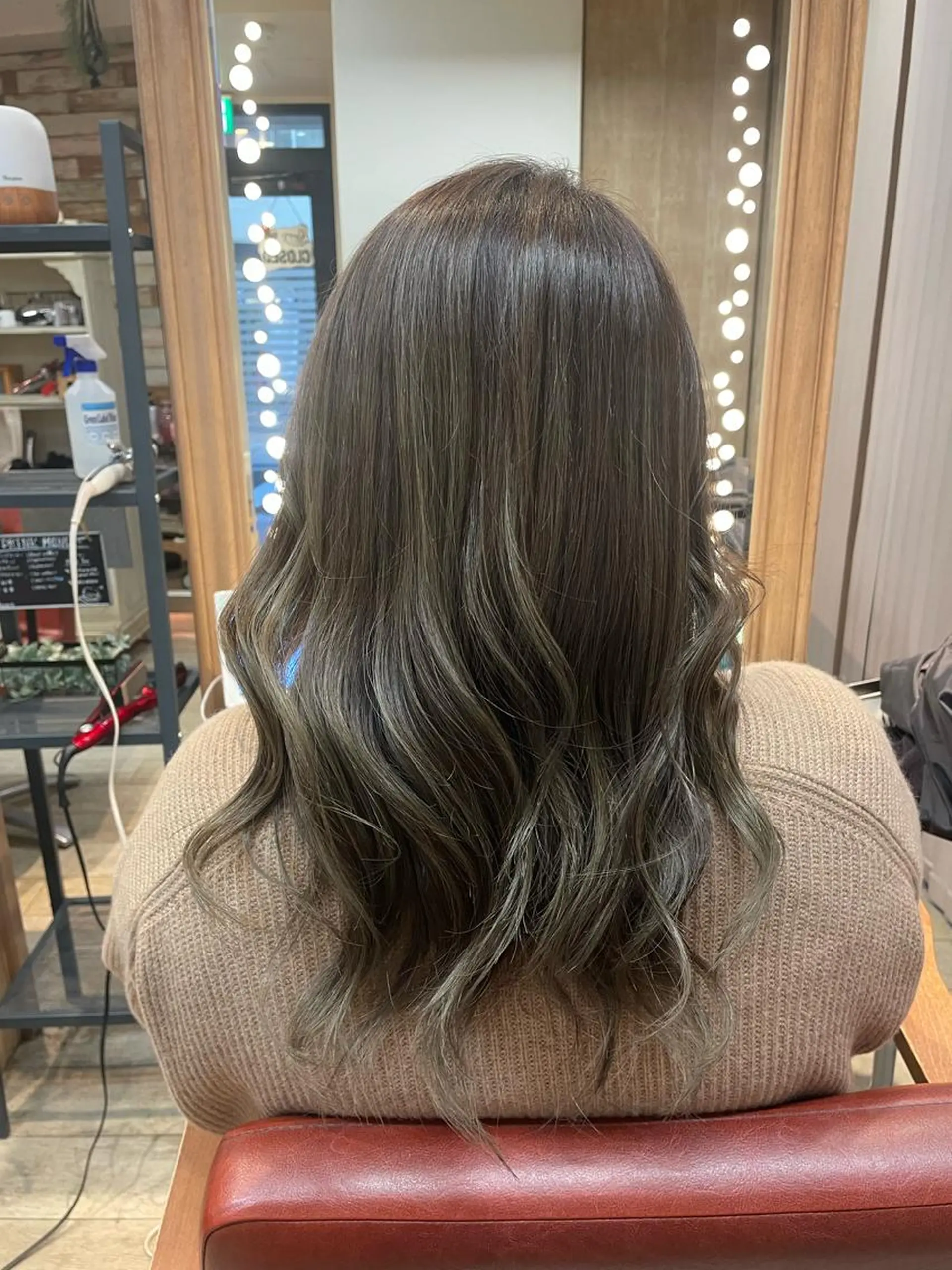 セミロング カラー バレイヤージュ レイヤーカット LOG/所属・✨縮毛/ブリーチ✨ 出口 紗依のヘアスタイル