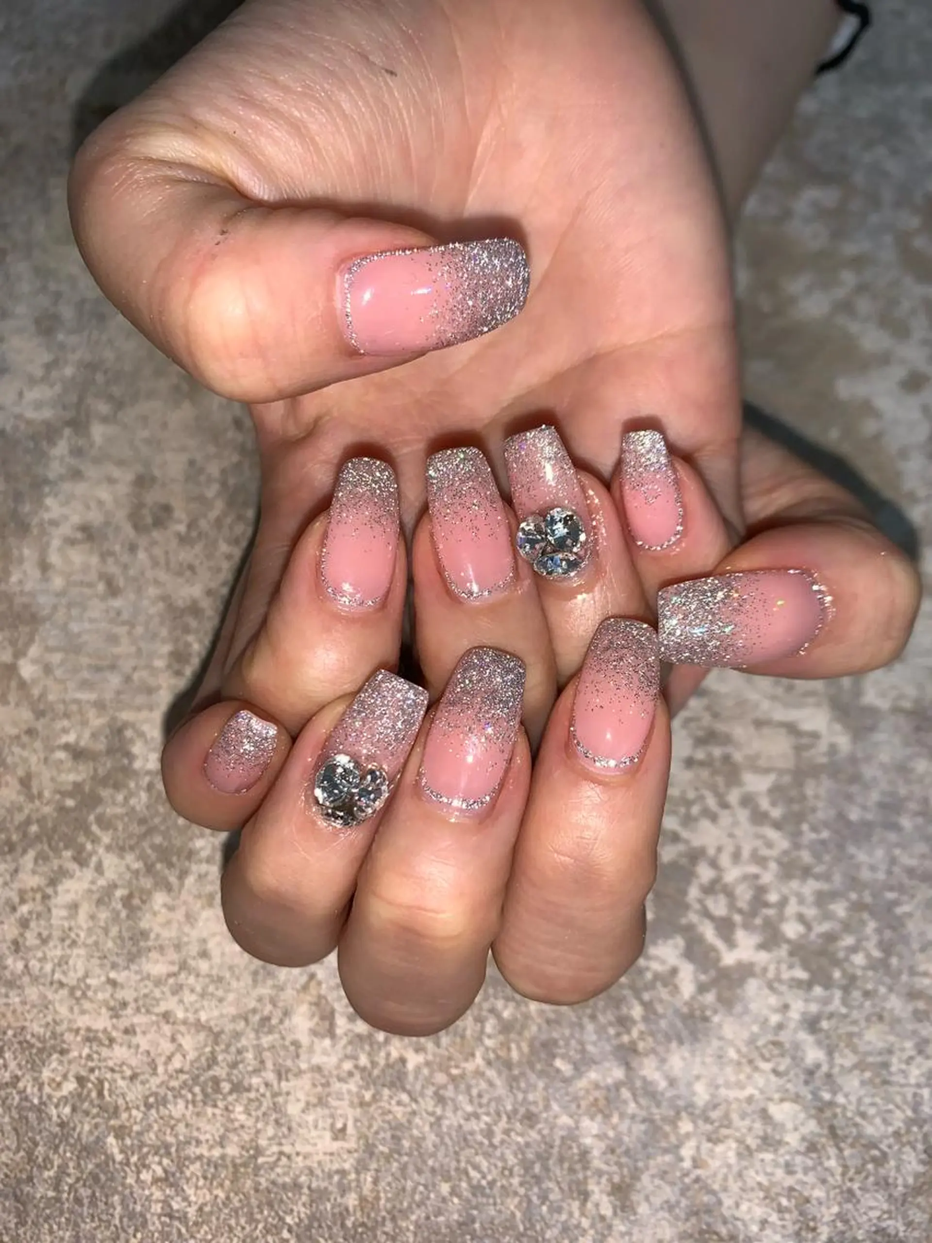 ミディアム ハンドネイル ハンドケア Kono Nanamiのネイルデザイン