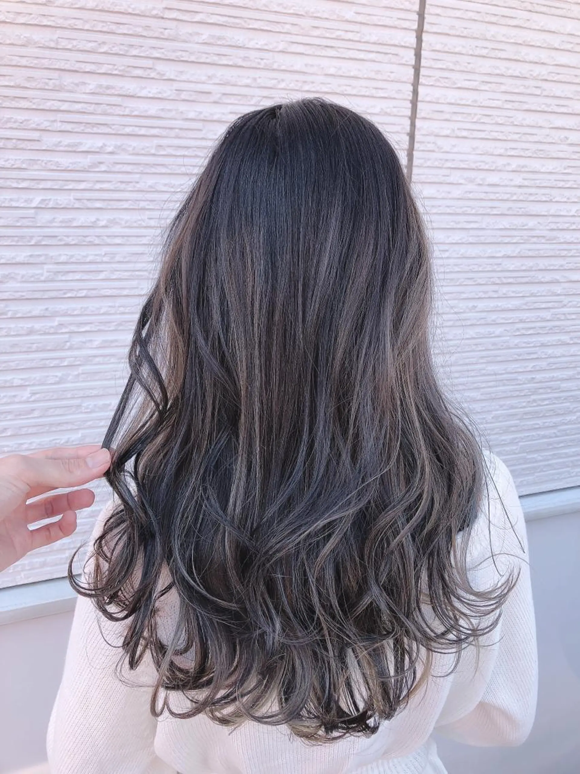 セミロング カラー ハイライトカラー ハイライト ヘアカラー トリートメント 名畑 裕貴のヘアスタイル