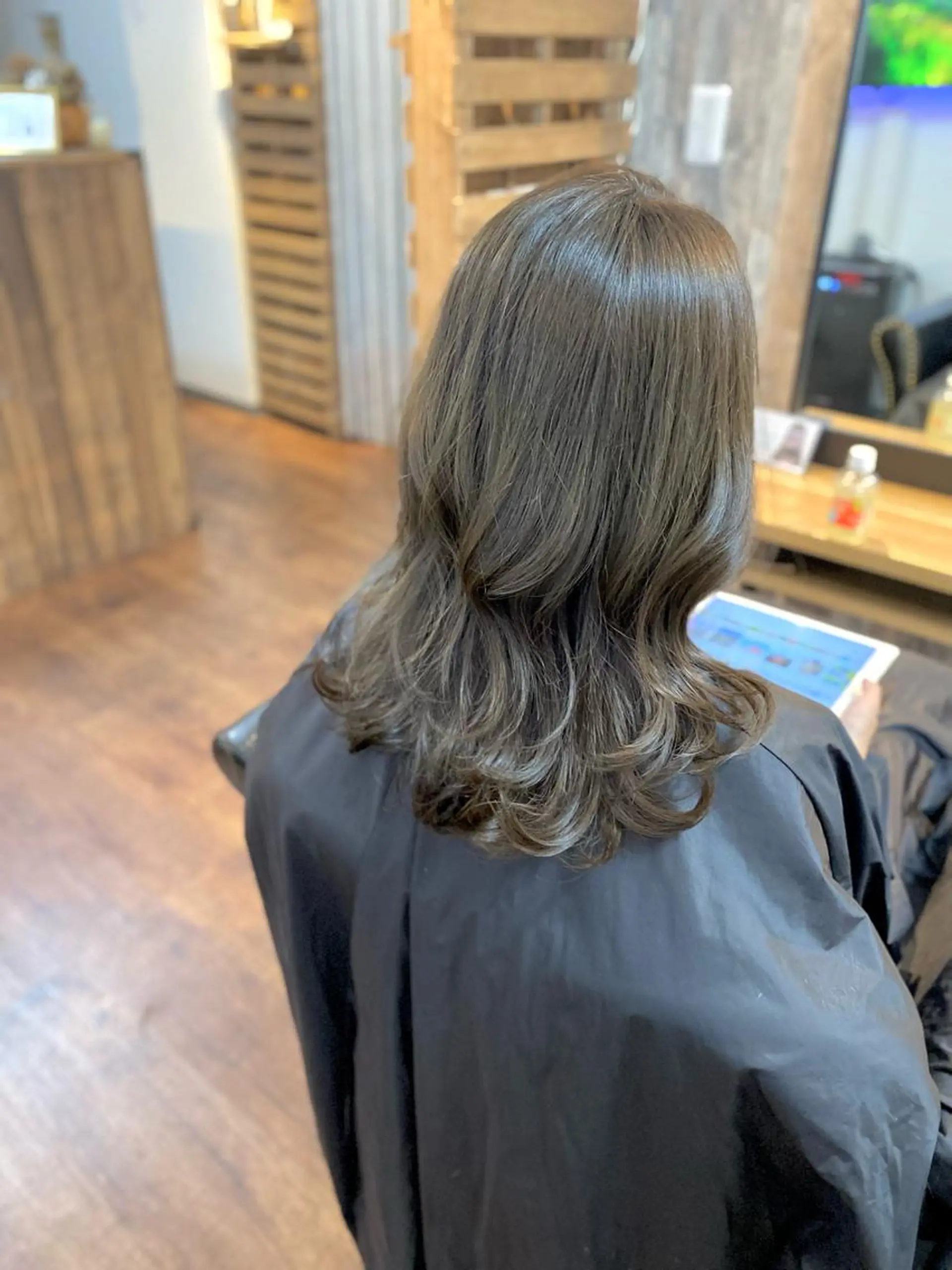 ミディアム カラー レイヤーカット Lizir  ルズィール所属・Luzir⭐︎ GEN⭐︎のヘアスタイル