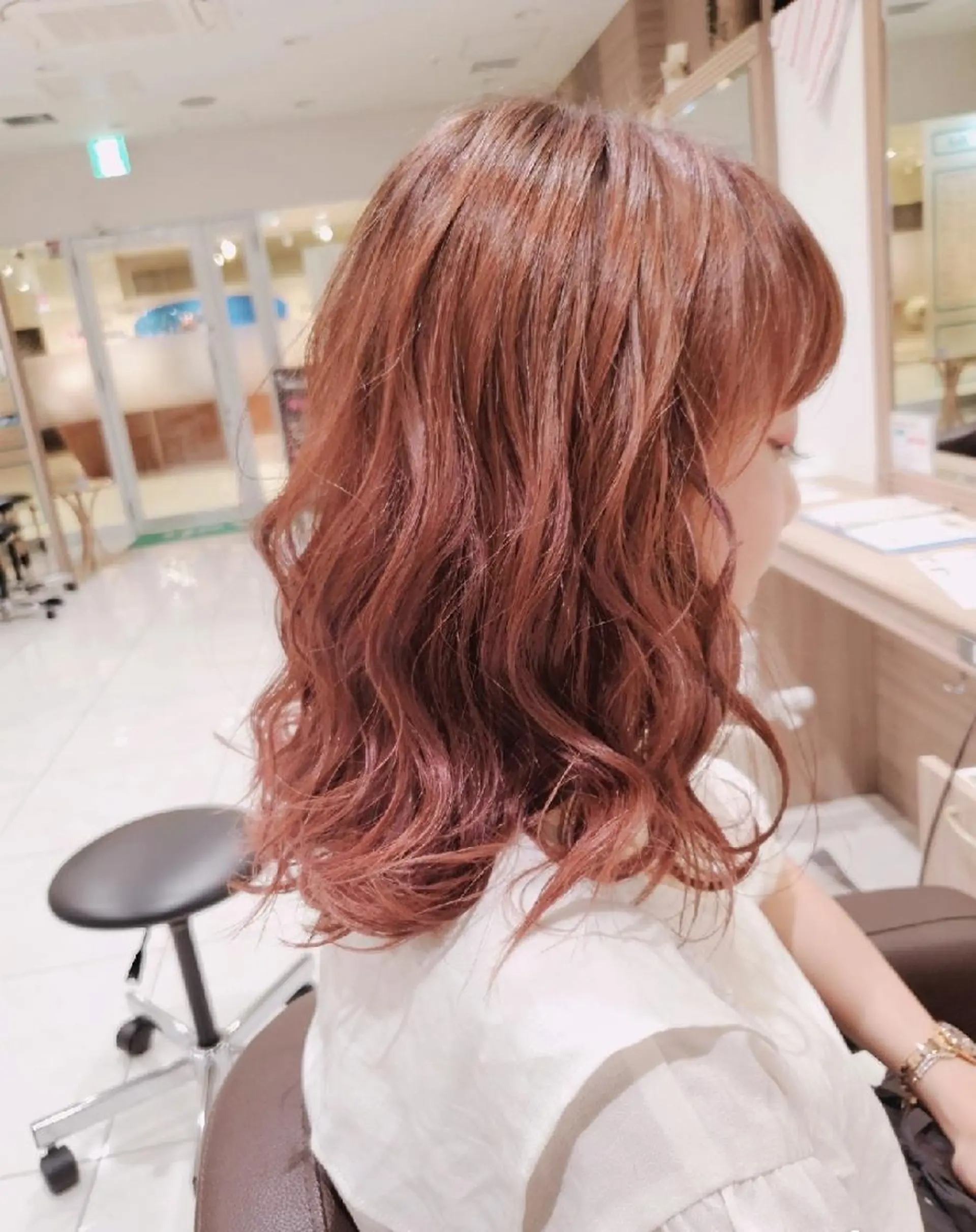 セミロング カラー イルミナカラー ピンクカラー 中村 和貴のヘアスタイル