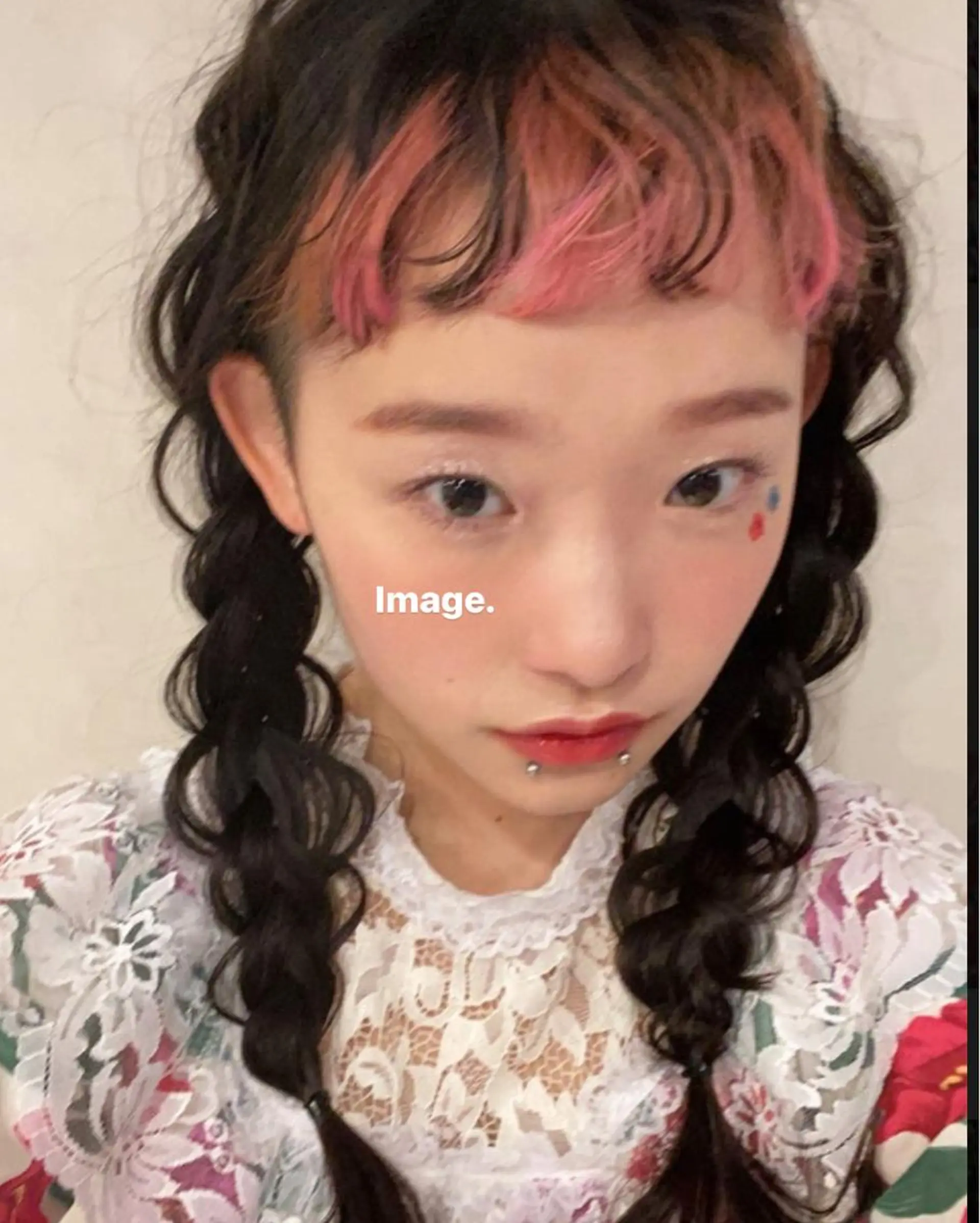 ミディアム カラー ミストバング ブリーチ ブラウンカラー デザインカラー ダブルカラー ヘアカラー トリートメント MIU/ルーツカラー ボブ/顔周りレイヤーのヘアスタイル