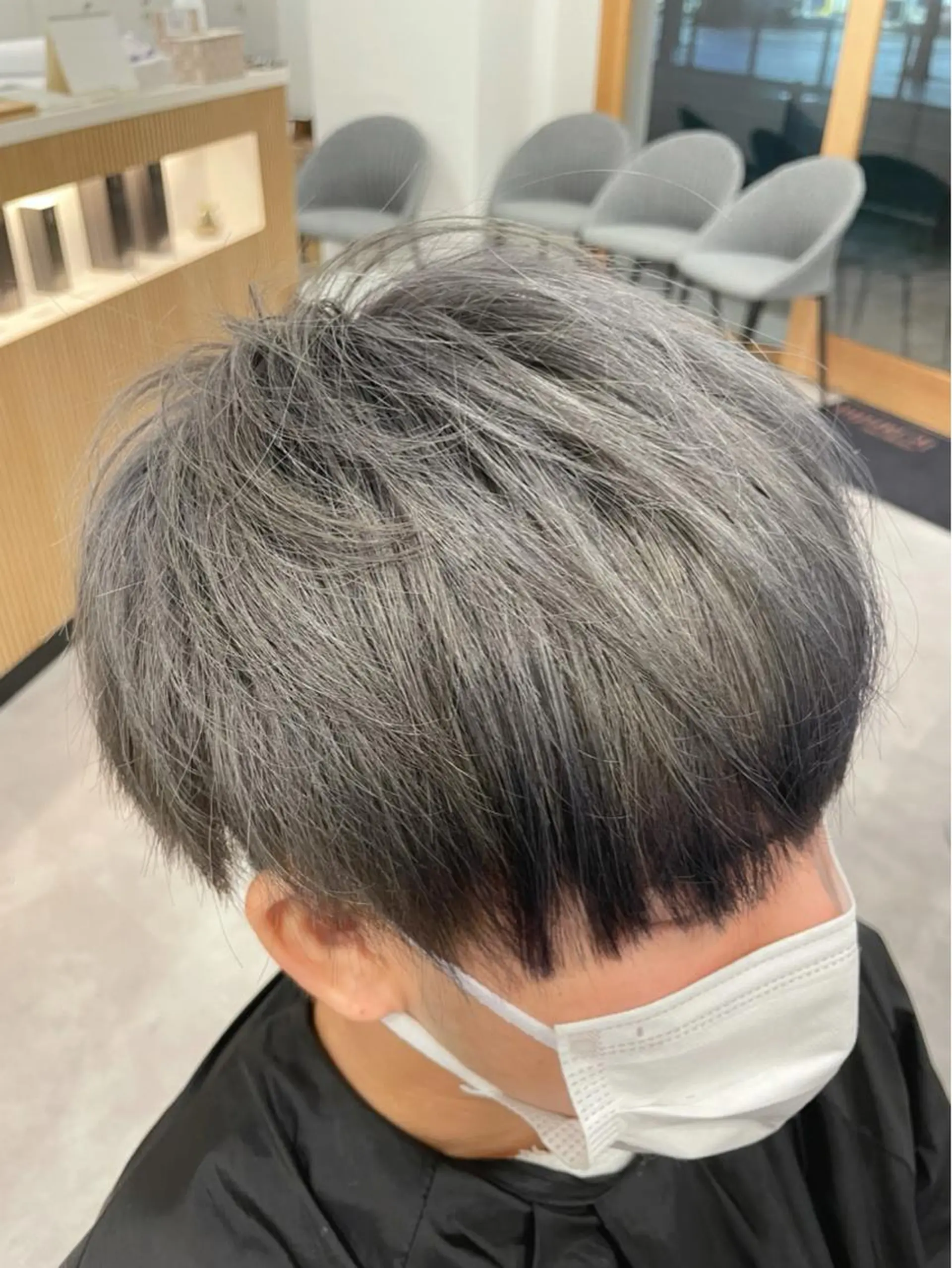 カラー メンズ メンズブリーチ ブリーチ ダブルカラー シルバー REEED所属・毛流れ縮毛矯正✨ メンズ那智優貴のヘアスタイル