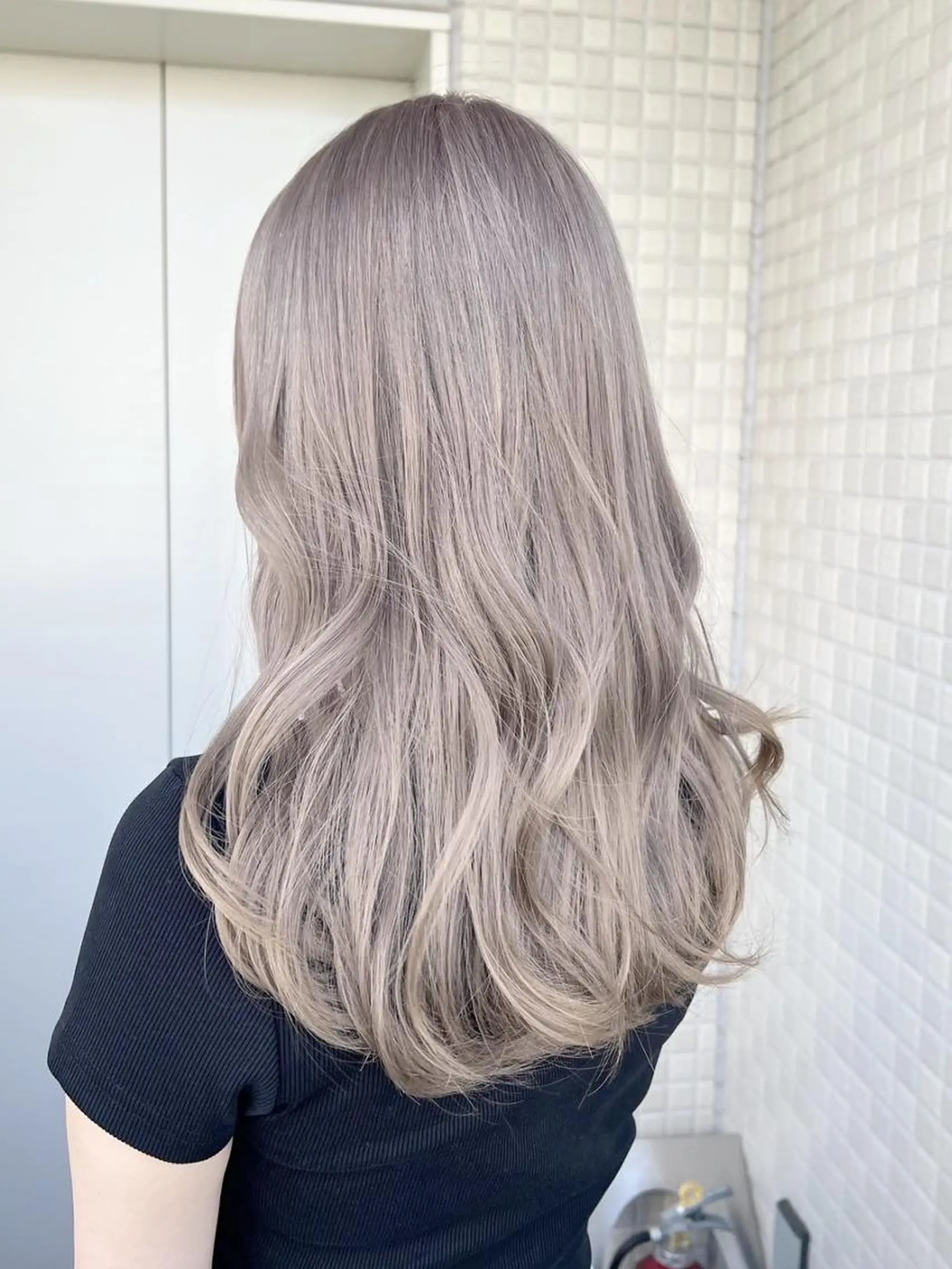 セミロング カラー ブリーチ ダブルカラー ヘアカラー トリートメント ✨【公式】 juhl.横浜✨のヘアスタイル