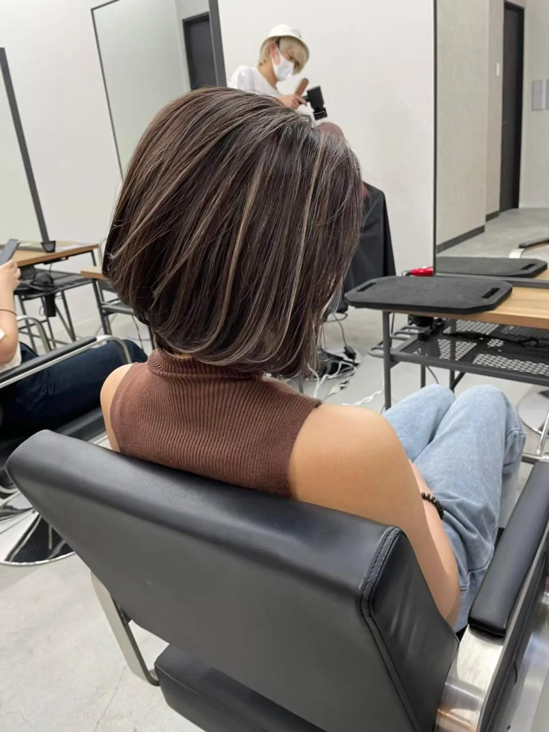 ミディアム カラー パーマ ヘアアレンジ アイブロウ マツエク・マツパ ネイル ショートボブ ミディアムパーマ バレイヤージュ ブリーチ ケアブリーチ カラー特化サロン大阪 ルービック江坂/新城のヘアスタイル
