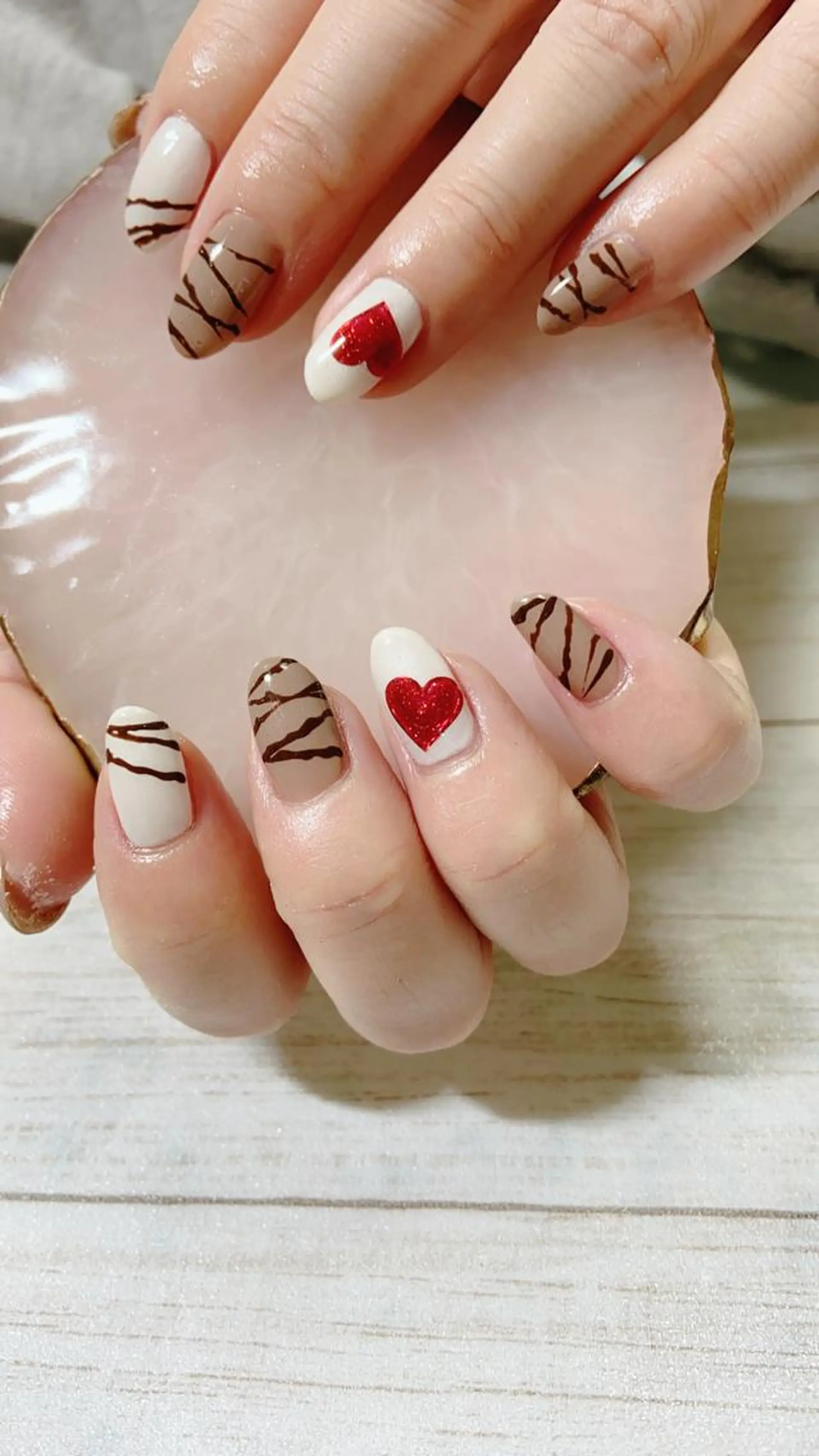 ネイル バレンタイン ハンドネイル フットネイル Lokahi NAILのネイルデザイン