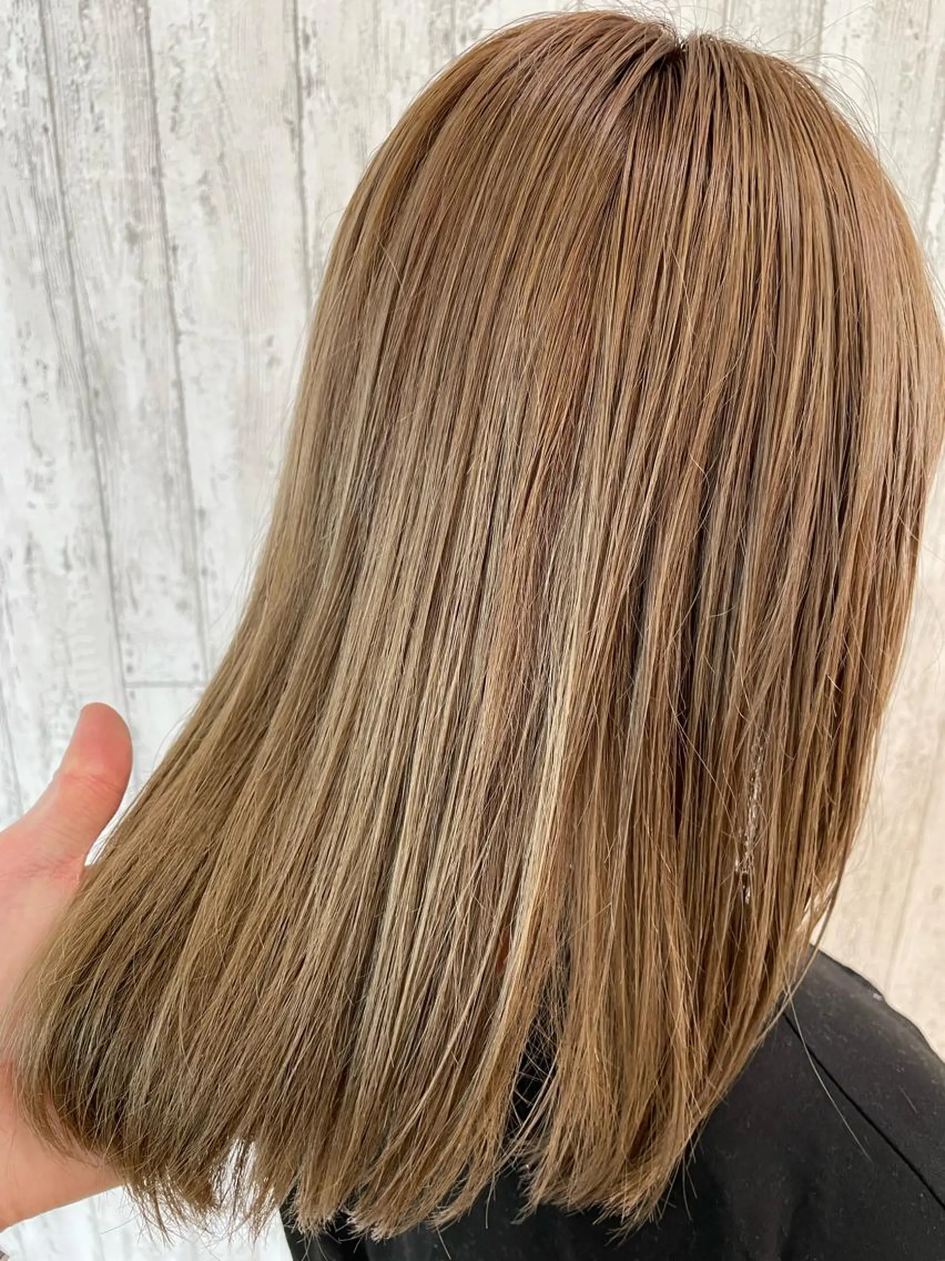 ミディアム i.+sapporo所属・ショート/レイヤー /札幌/小山内のヘアスタイル