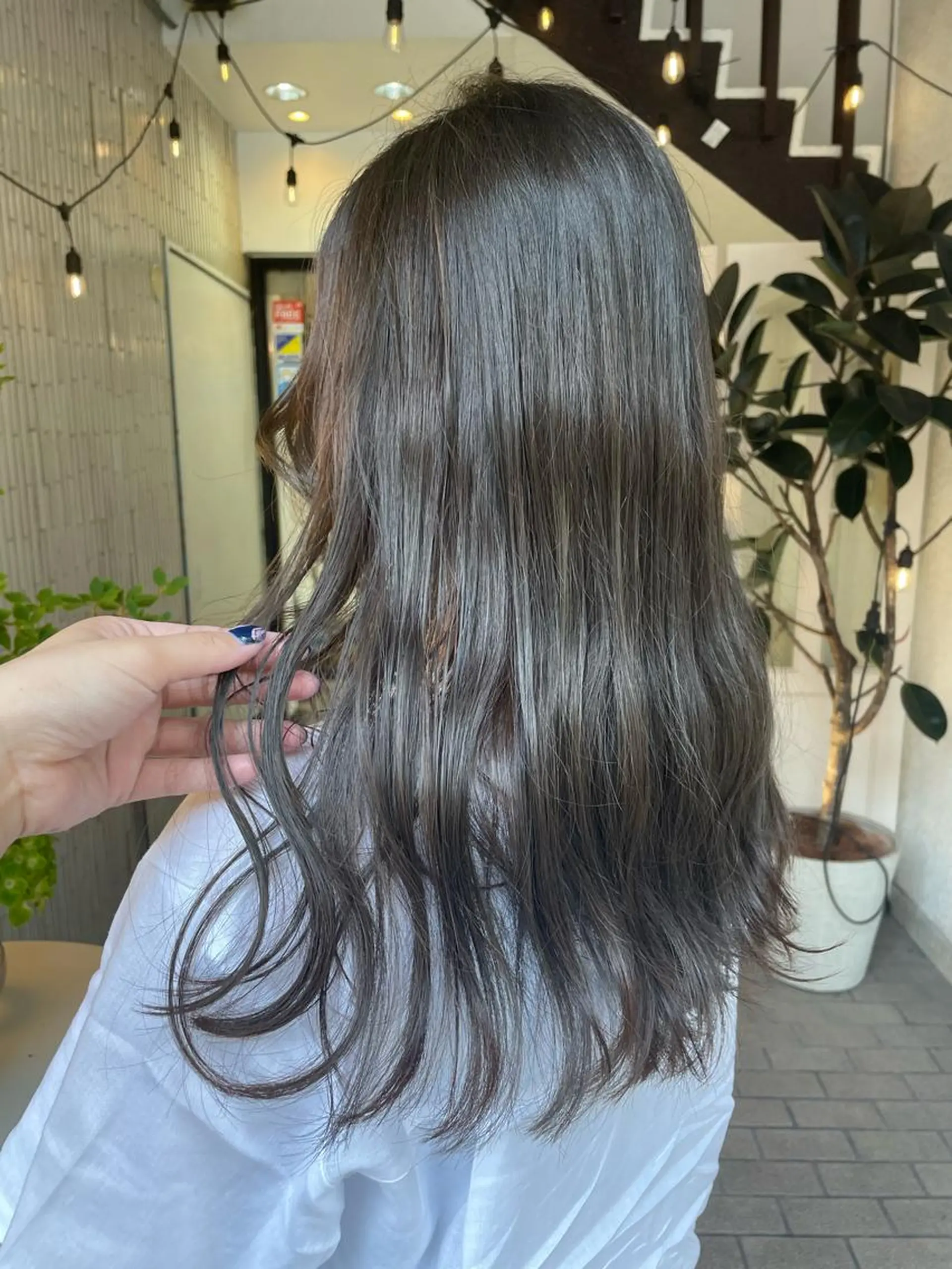 ロング 山本 眞白のヘアスタイル