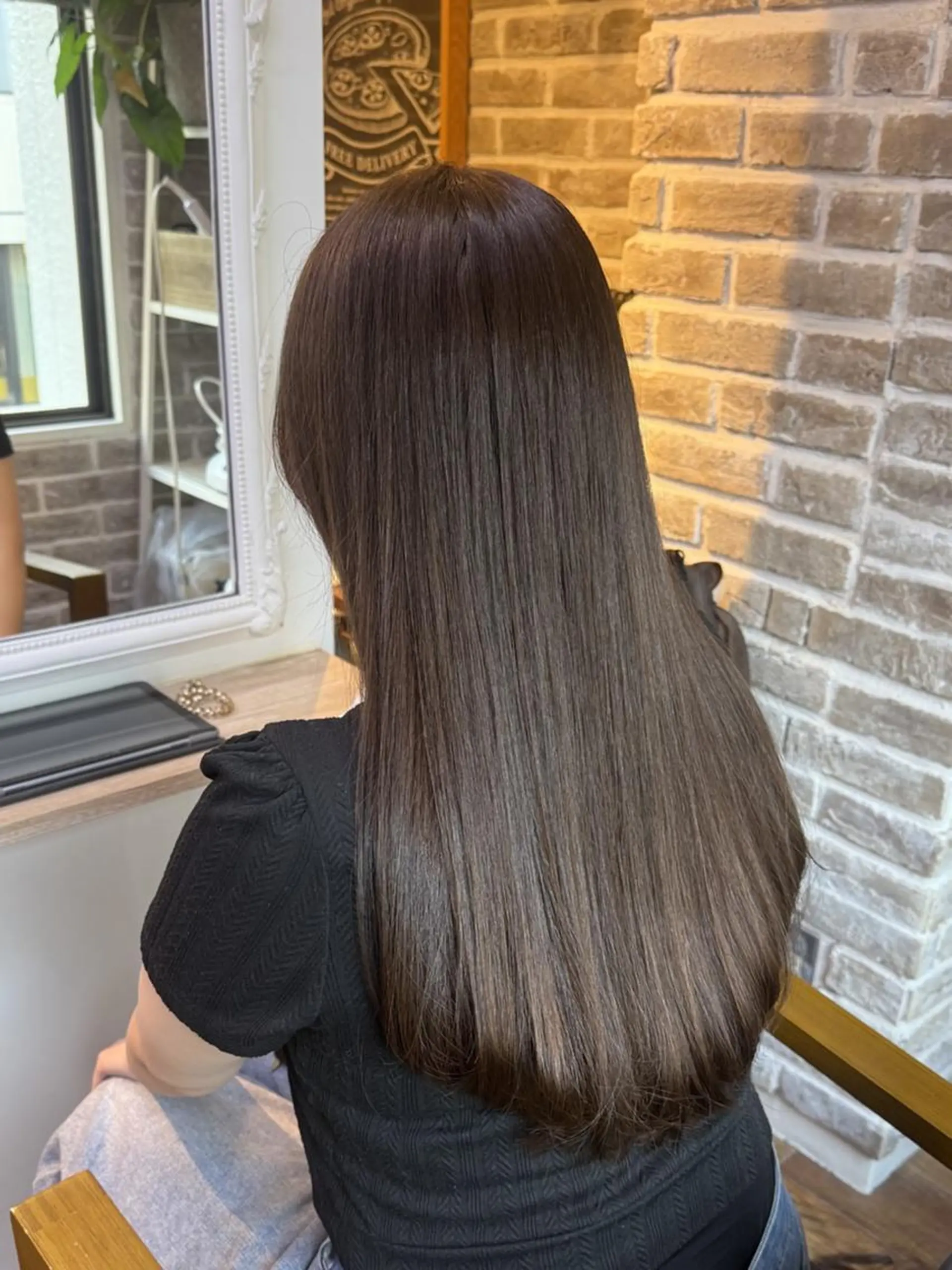 ロング カラー ブリーチ 透明感カラー ダブルカラー イルミナカラー ブリーチなしカラー ヘアカラー 田子 未鈴のヘアスタイル