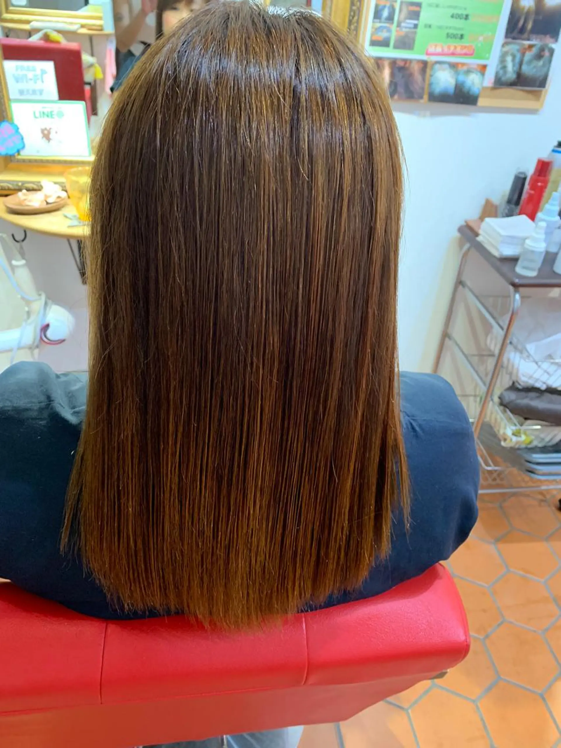 セミロング カラー カラーワールドカンナヘアーメゾン所属・北出 沙也加のマツエク・マツパデザイン